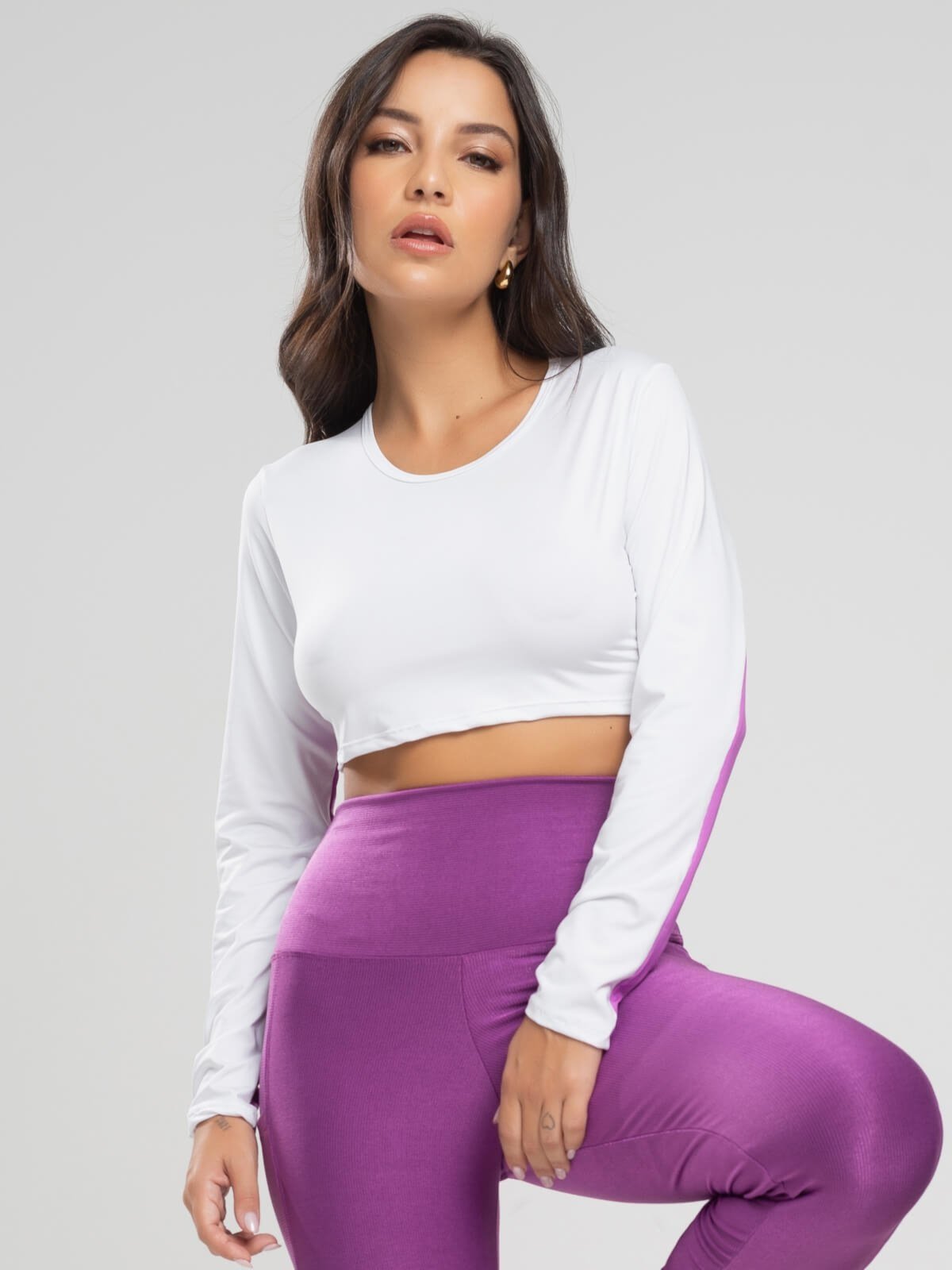 Vista 2 Cropped Manga Longa Fitness Tecido Proteção Solar Uv 50+ Beach Tennis Vicbela lilás/roxo Vicbela lilás/roxo