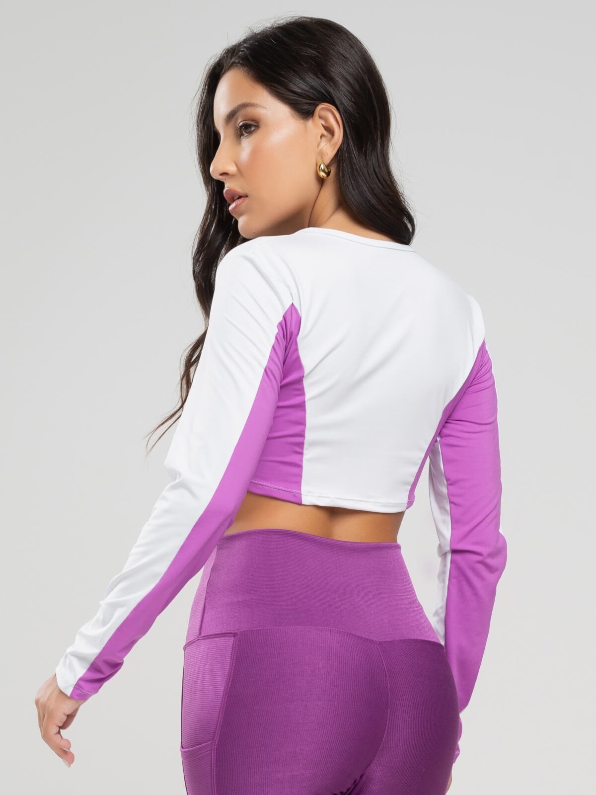 Vista 3 Cropped Manga Longa Fitness Tecido Proteção Solar Uv 50+ Beach Tennis Vicbela lilás/roxo Vicbela lilás/roxo
