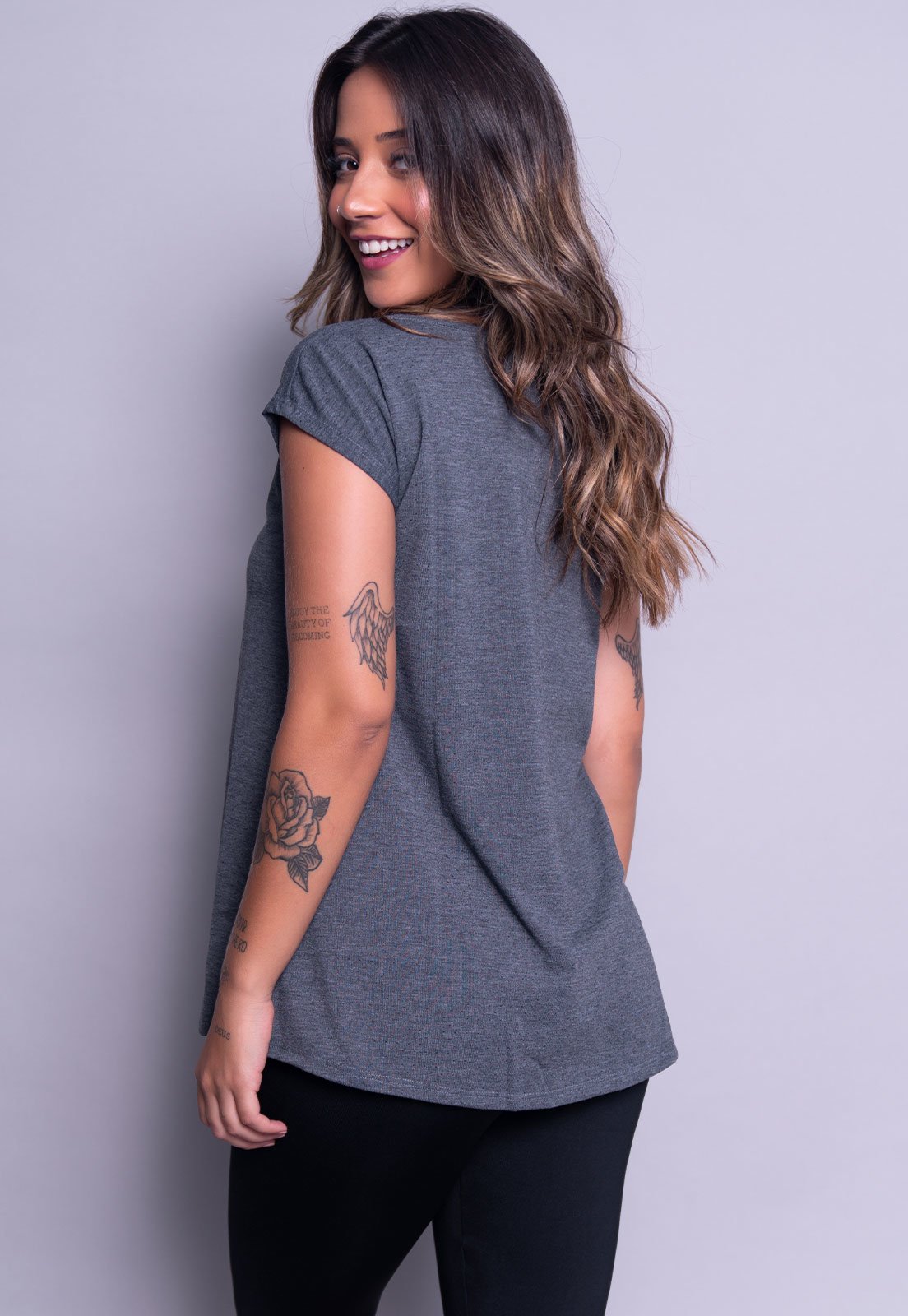 Vista 3 Blusa Serra e Mar Modas Fitness Marcella Academia Treino Fit Chumbo cinza SERRA E MAR MODAS cinza
