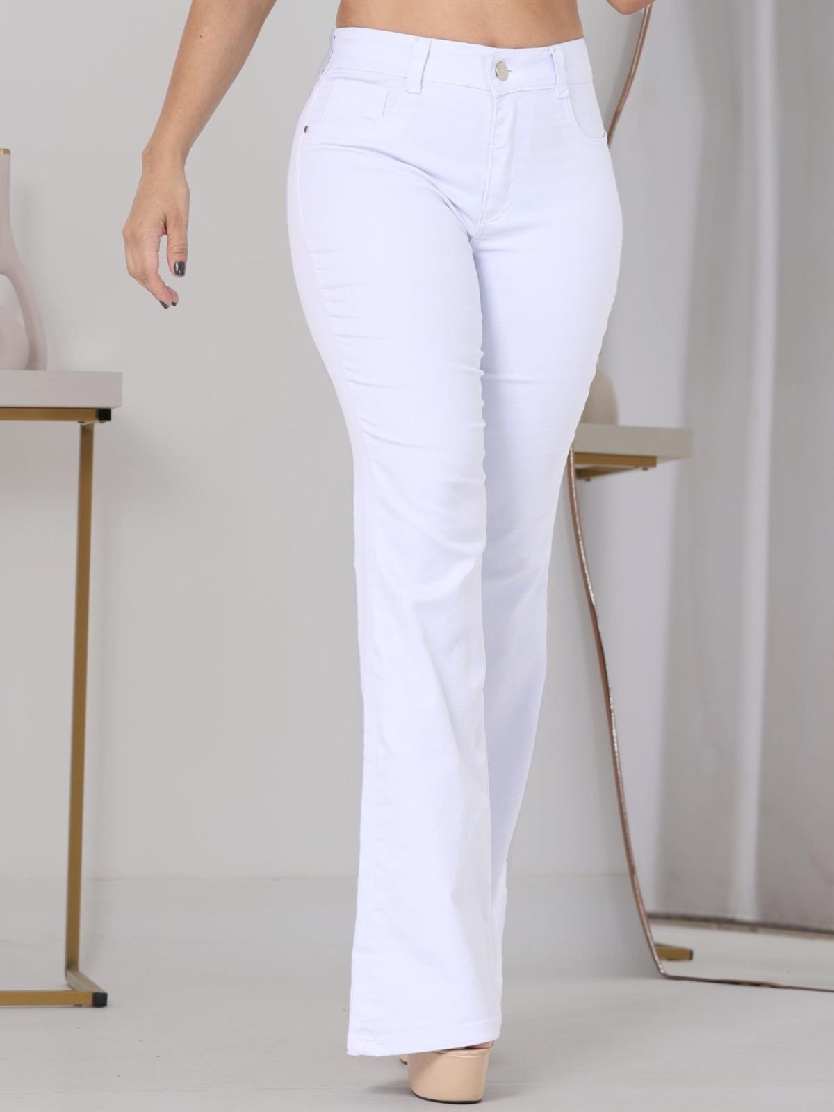 Calça Donna De Paula Flare Branca Boca De Sino Cintura Alta Empina Bumbum