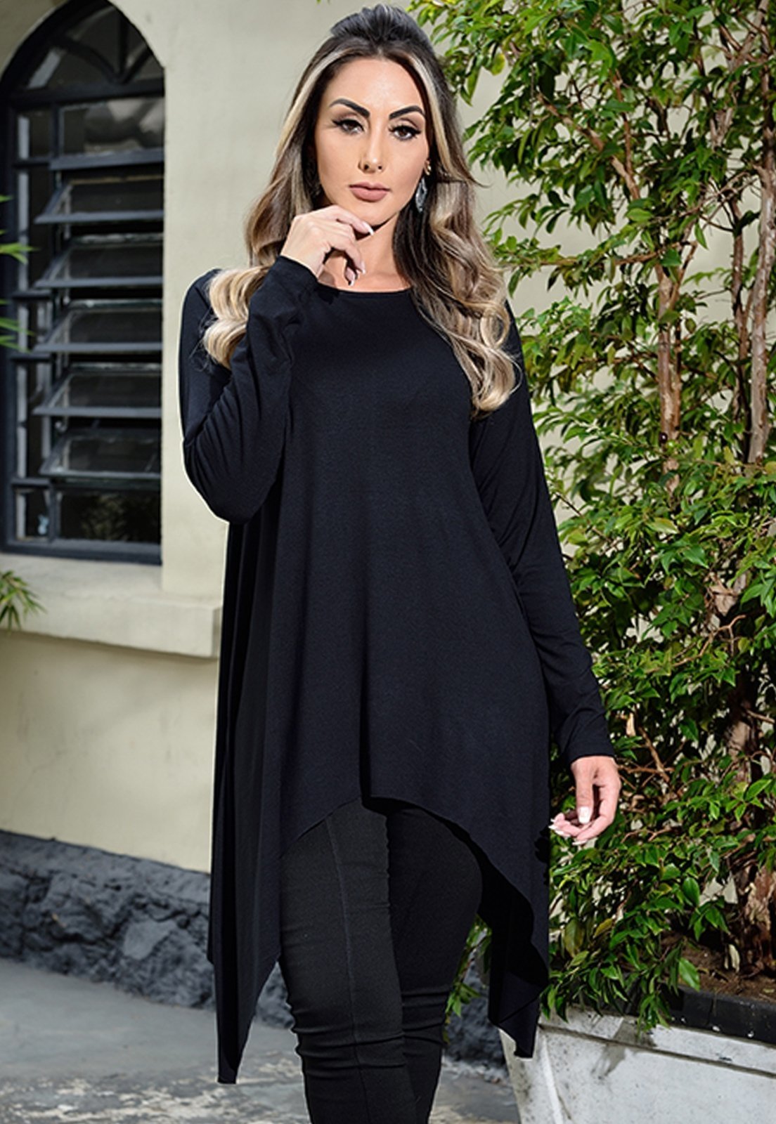 Blusa Assimétrica Com Bico e M/L B’Bonnie Stefani Preta