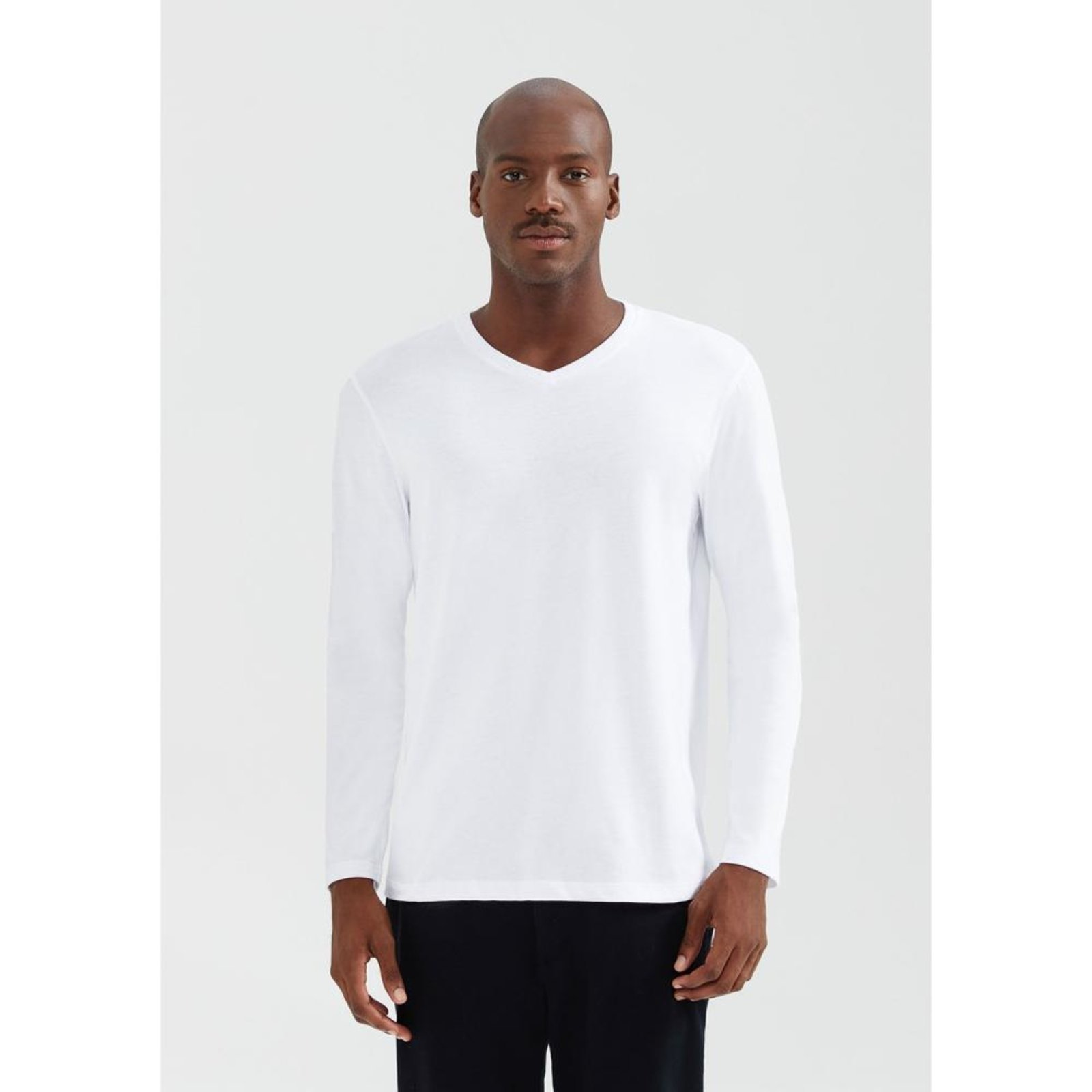 Camiseta Básica Masculina Manga Longa Decote V World