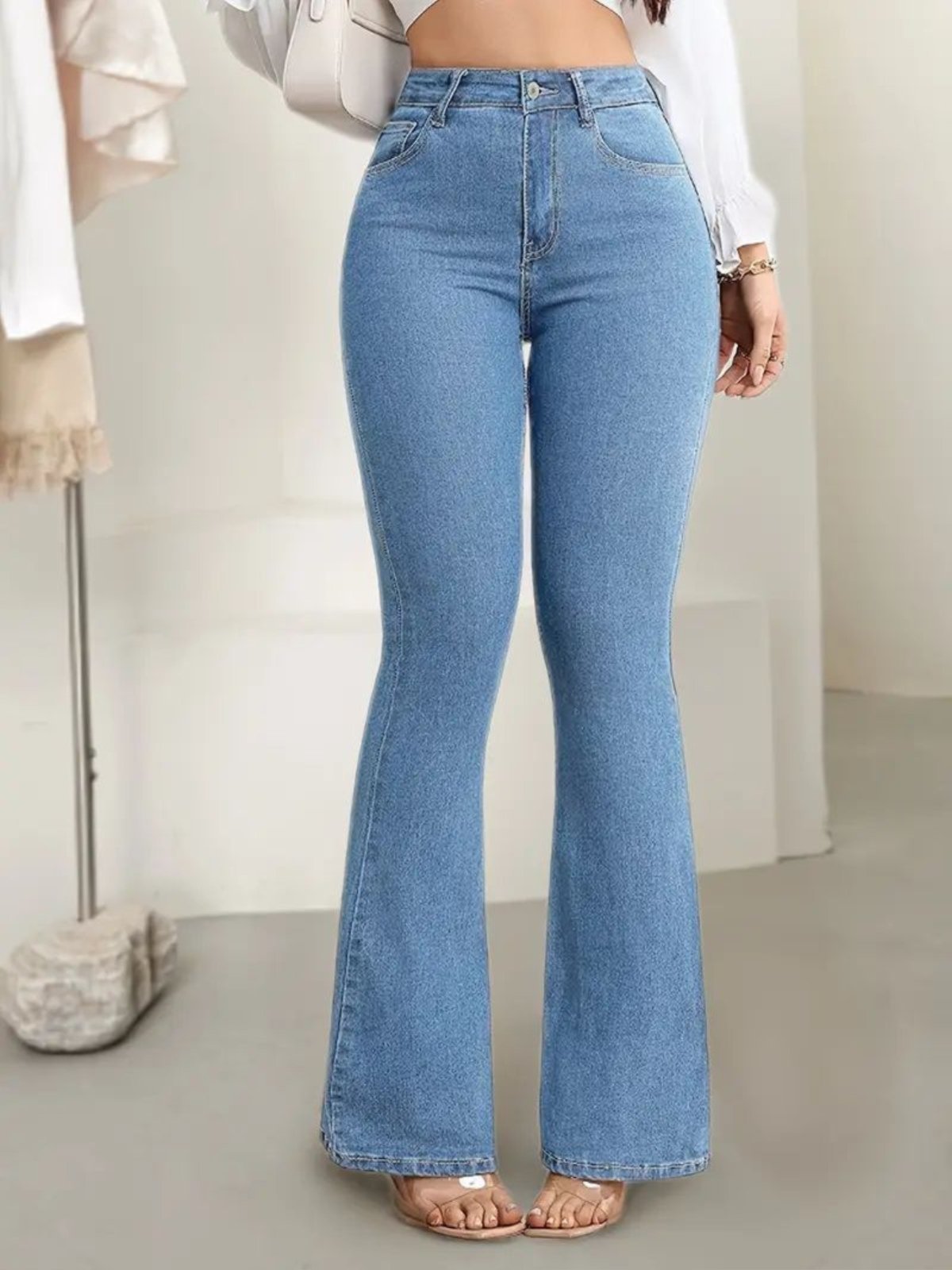 Calça Jeans Kovali Fashion Store Flare Azul Clara Design Impecável Tecido Confortável e Caimento Perfeito