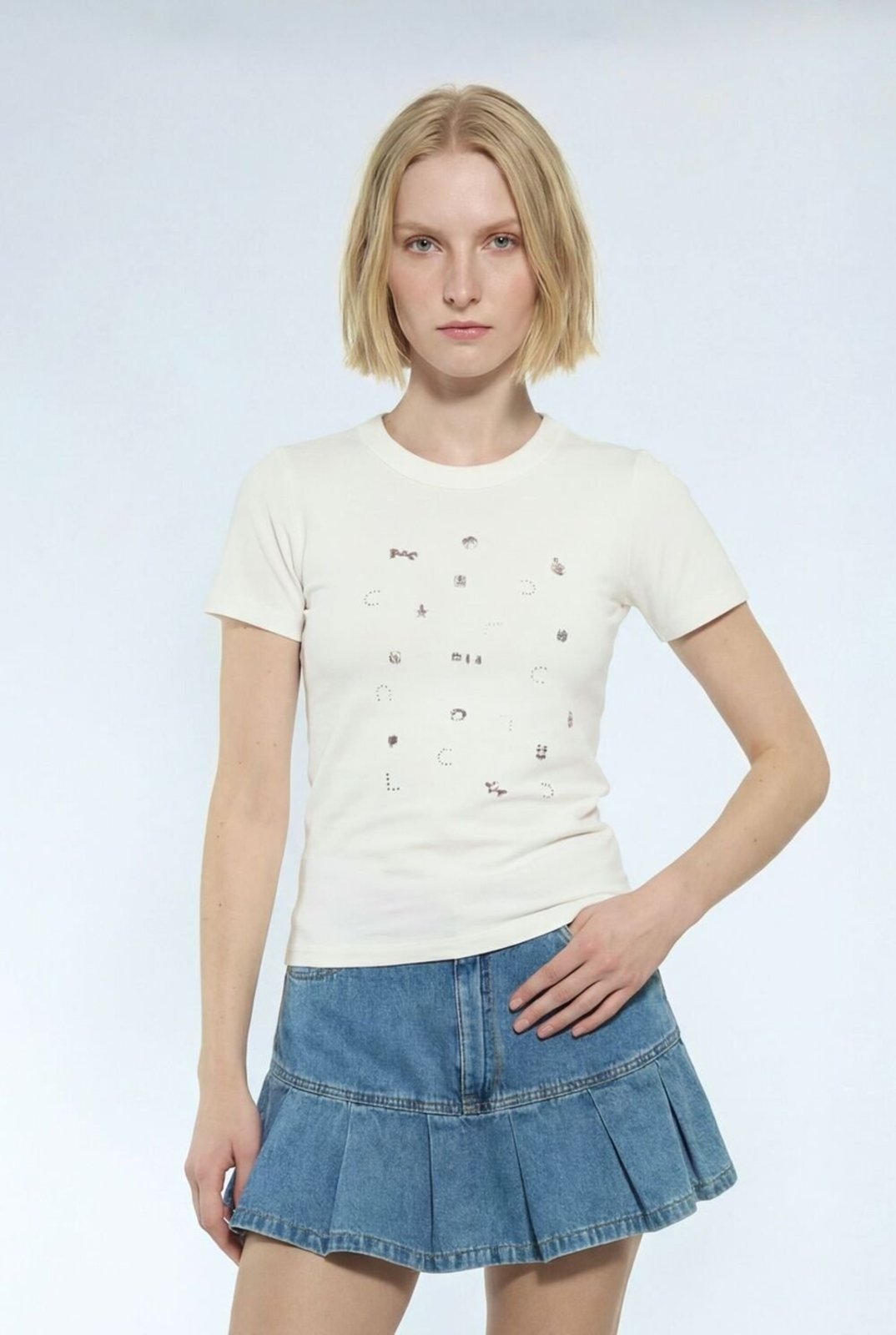 Camiseta Feminina Baby Look com Aplicação Colcci CLC Off Shell