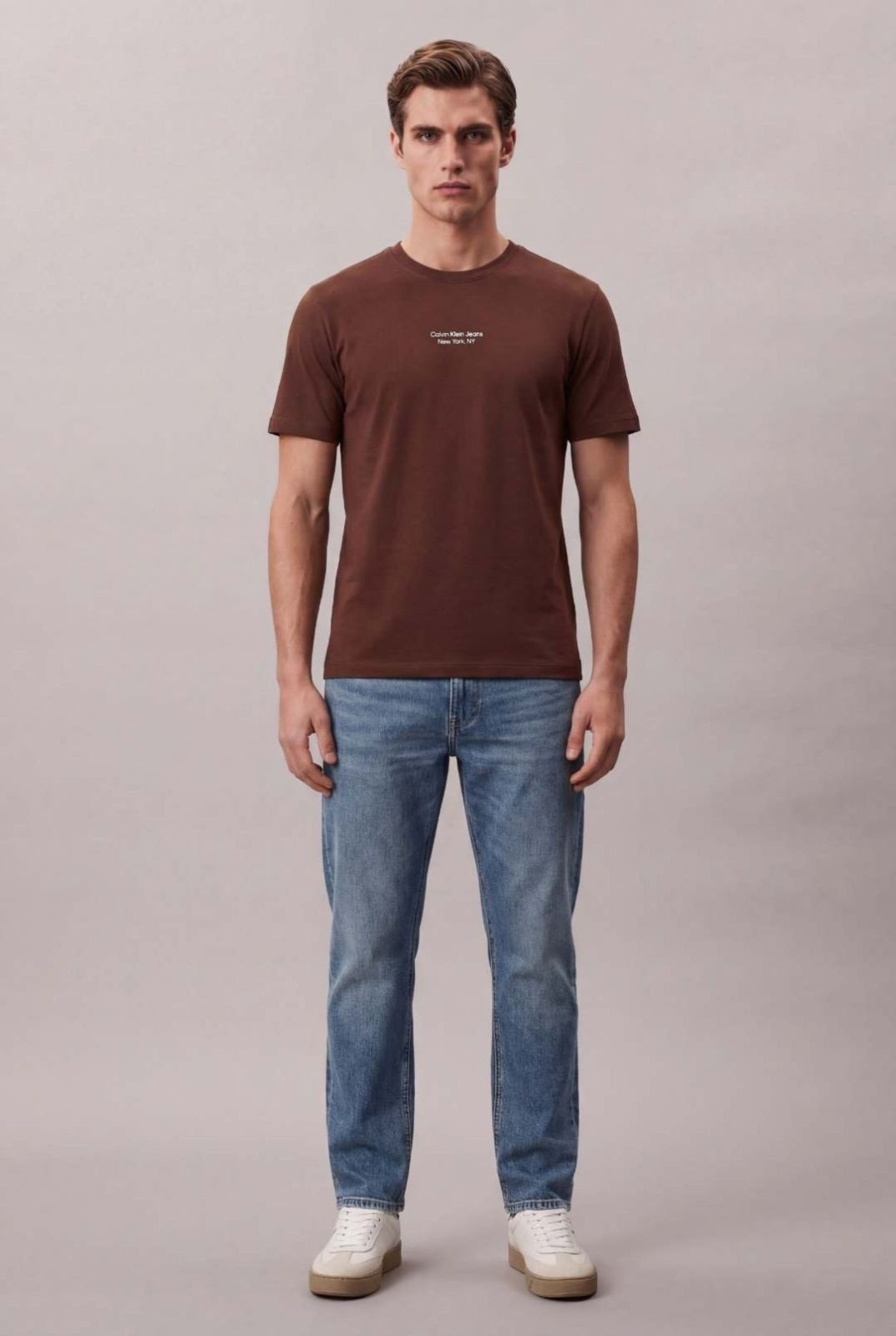 Camiseta Manga Curta Logo Calvin Klein Jeans, Ny - Marrom Calvin Klein Jeans