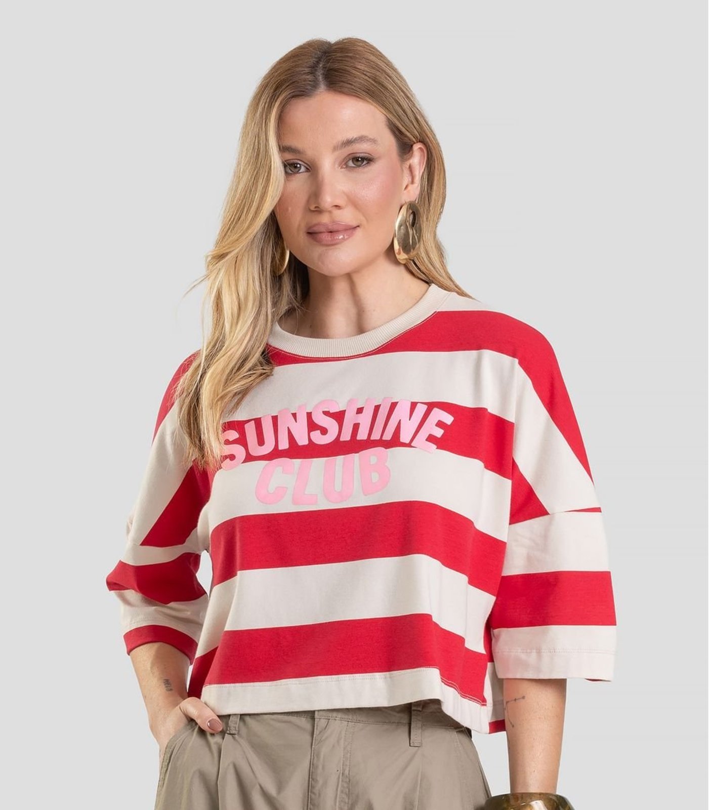 T- Shirt Feminina Cropped Dianna Vermelho