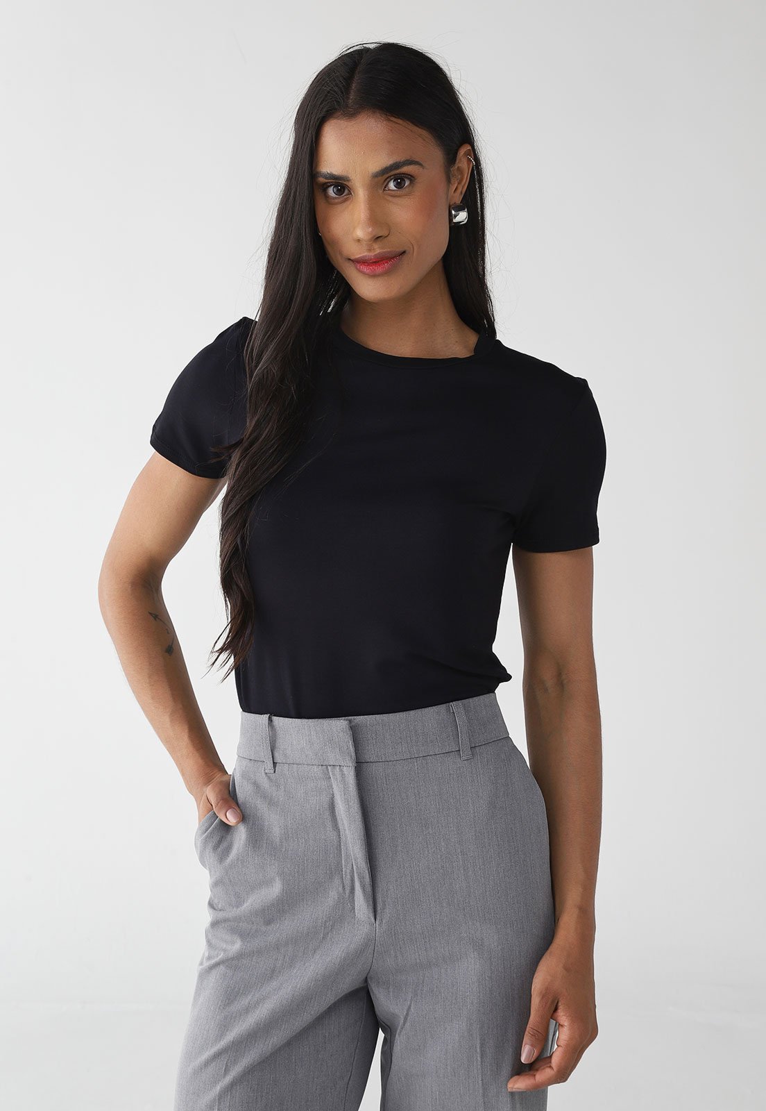Blusa Lez a Lez Ajustada Basic Preta