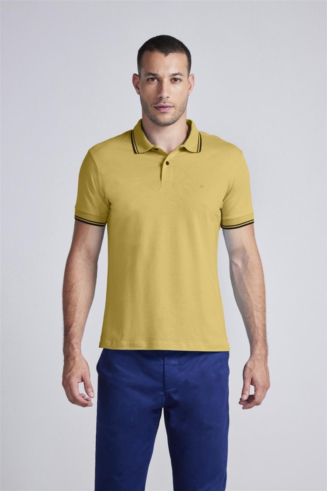 HIGHSTIL Polo Manga Curta Malha Básica Slim Fit - Amarelo Mostarda