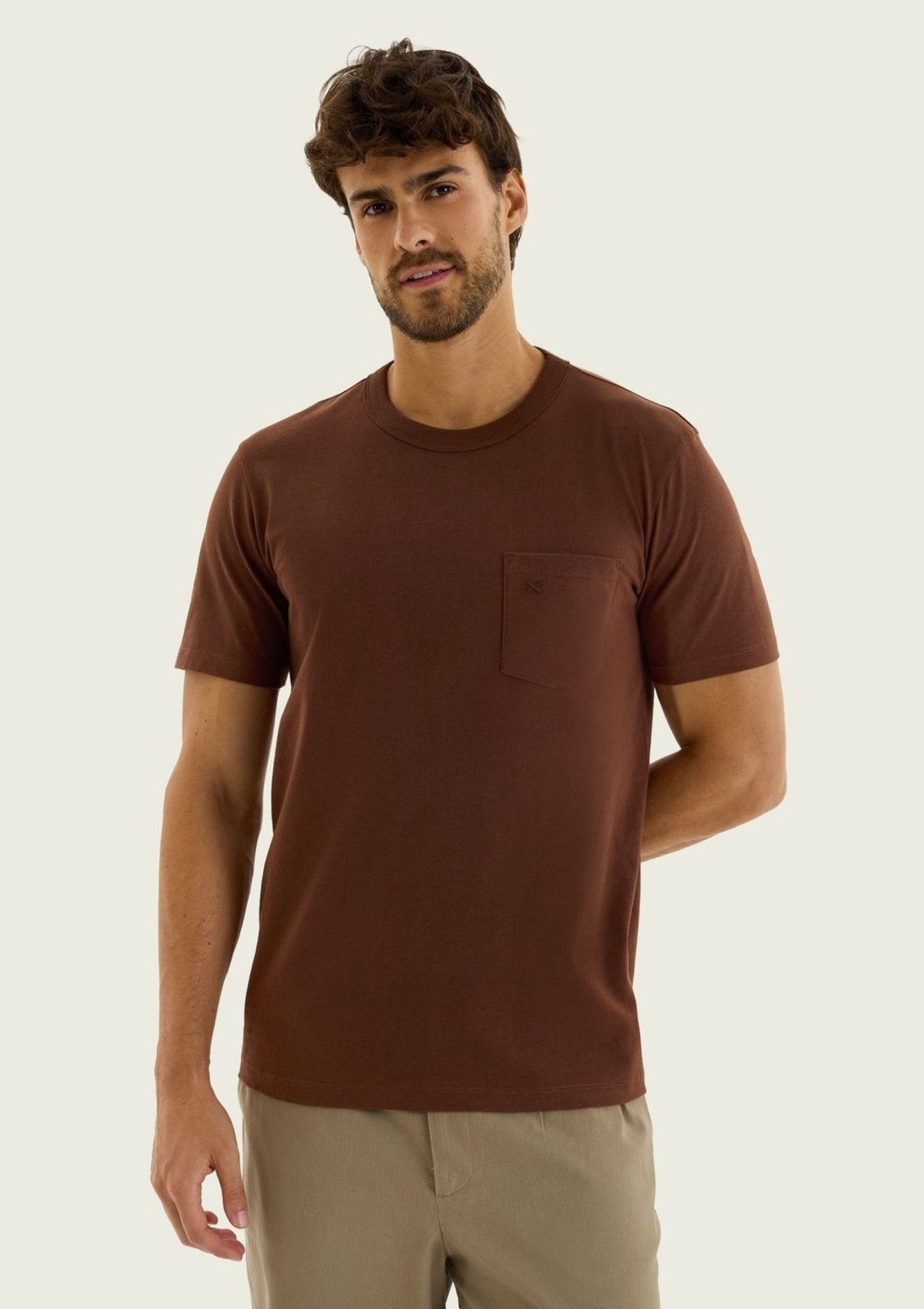 Camiseta Masculina Manga Curta Com Bolso Hering