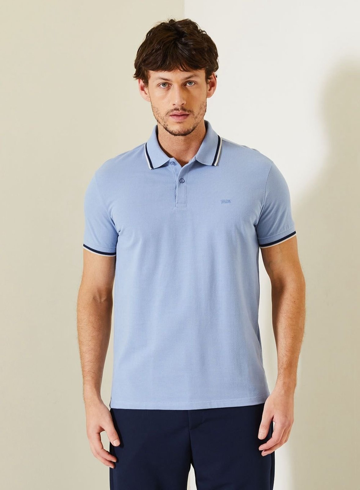 Polo Masculina Fit com Gola Retilínea Triton Azul Faded Deni