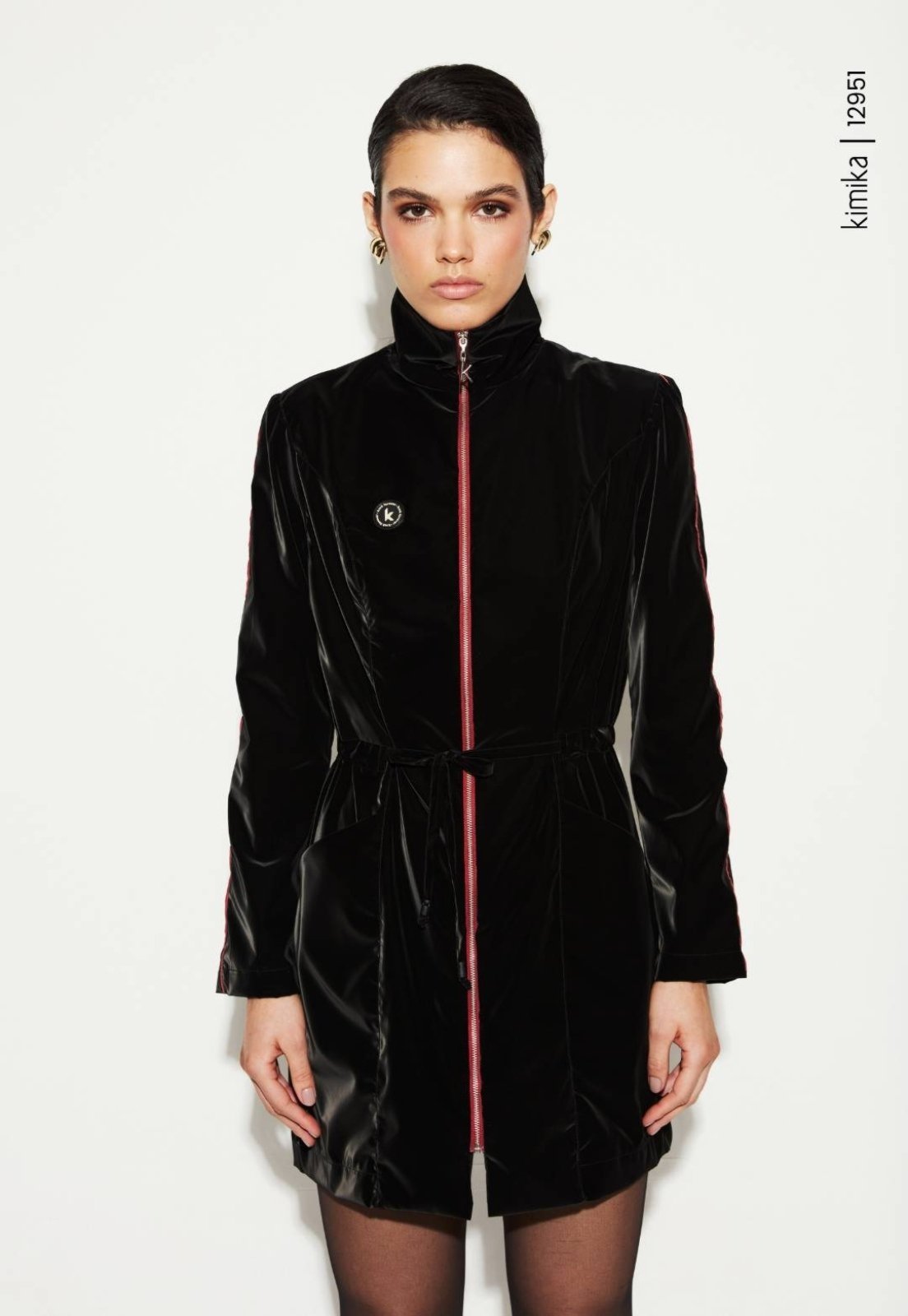 Vestido Curto com Manga Longa e Gola Alta Preto