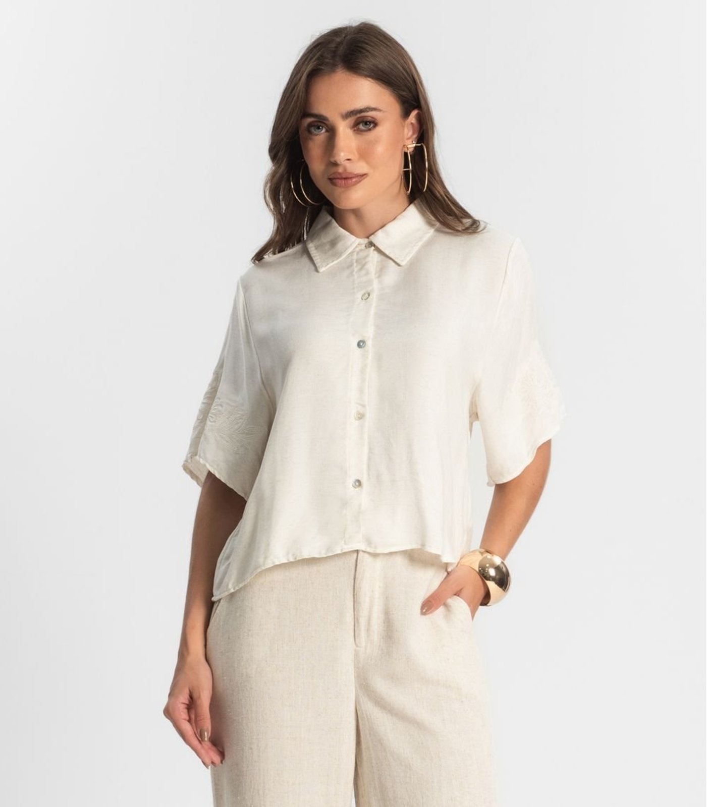 Camisa Feminina Em Viscolinho Endless Bege