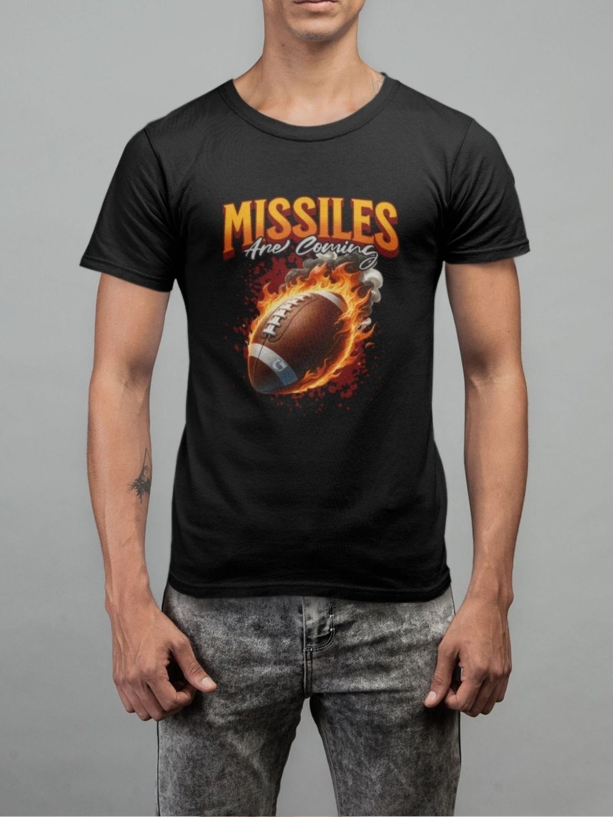 Camiseta Básica Masculina GuGi Bola De Futebol Americano Preto