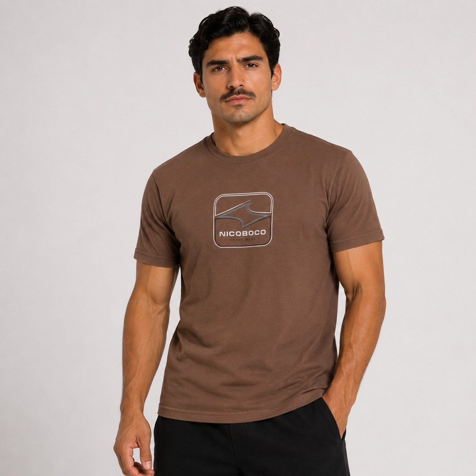 Camiseta Nicoboco Type Marrom