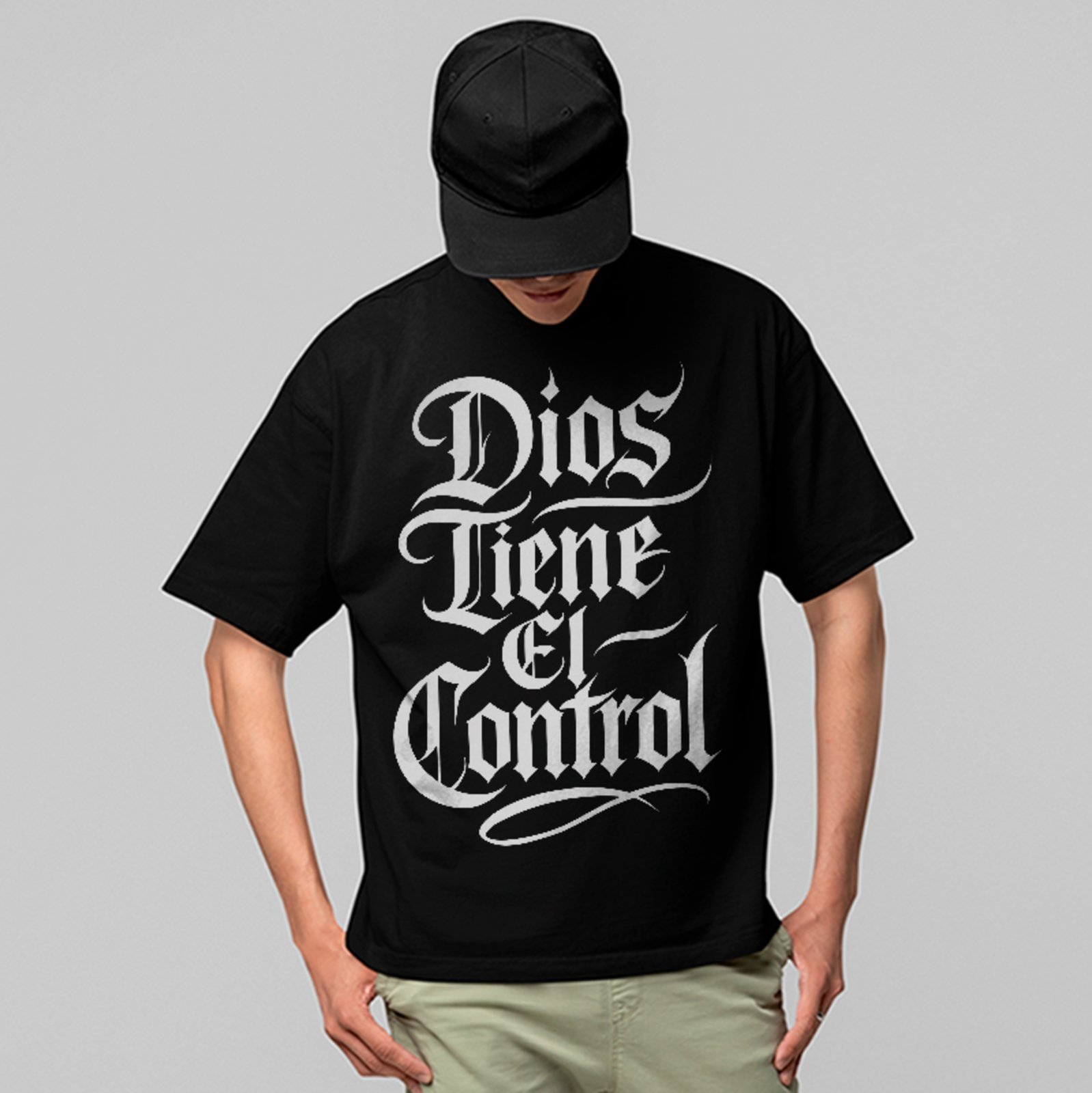 Camiseta Oversized Dios Tiene El Control Mensagem Cristã Unissex Preto