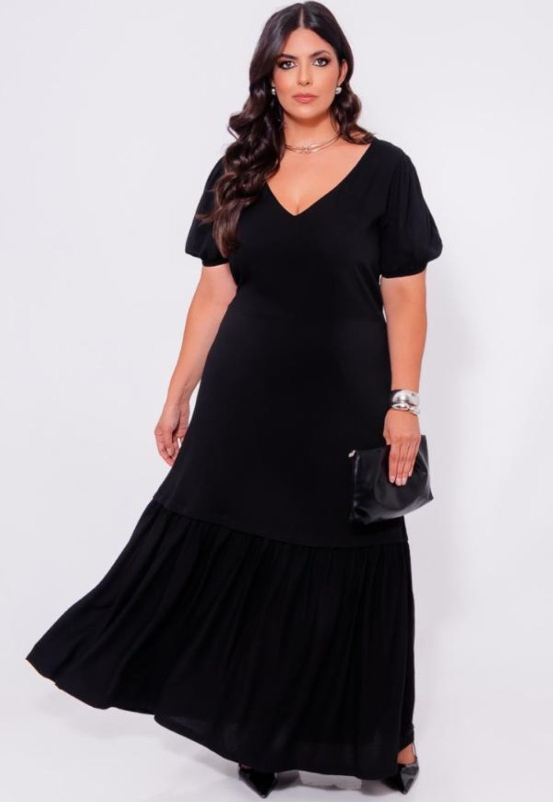 Vestido Plus Size Longo Elegante com Decote V e Manga Princesa Preto