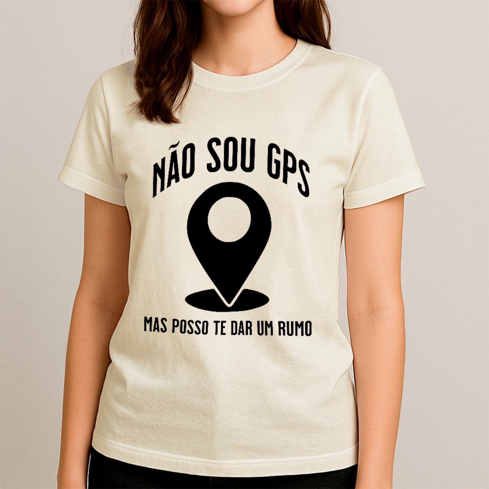 Vista 2 Camiseta Ousy Básica Humor De Carnaval Não Sou GPS Frase Divertida Unissex Off White off-white white ousy off-white white