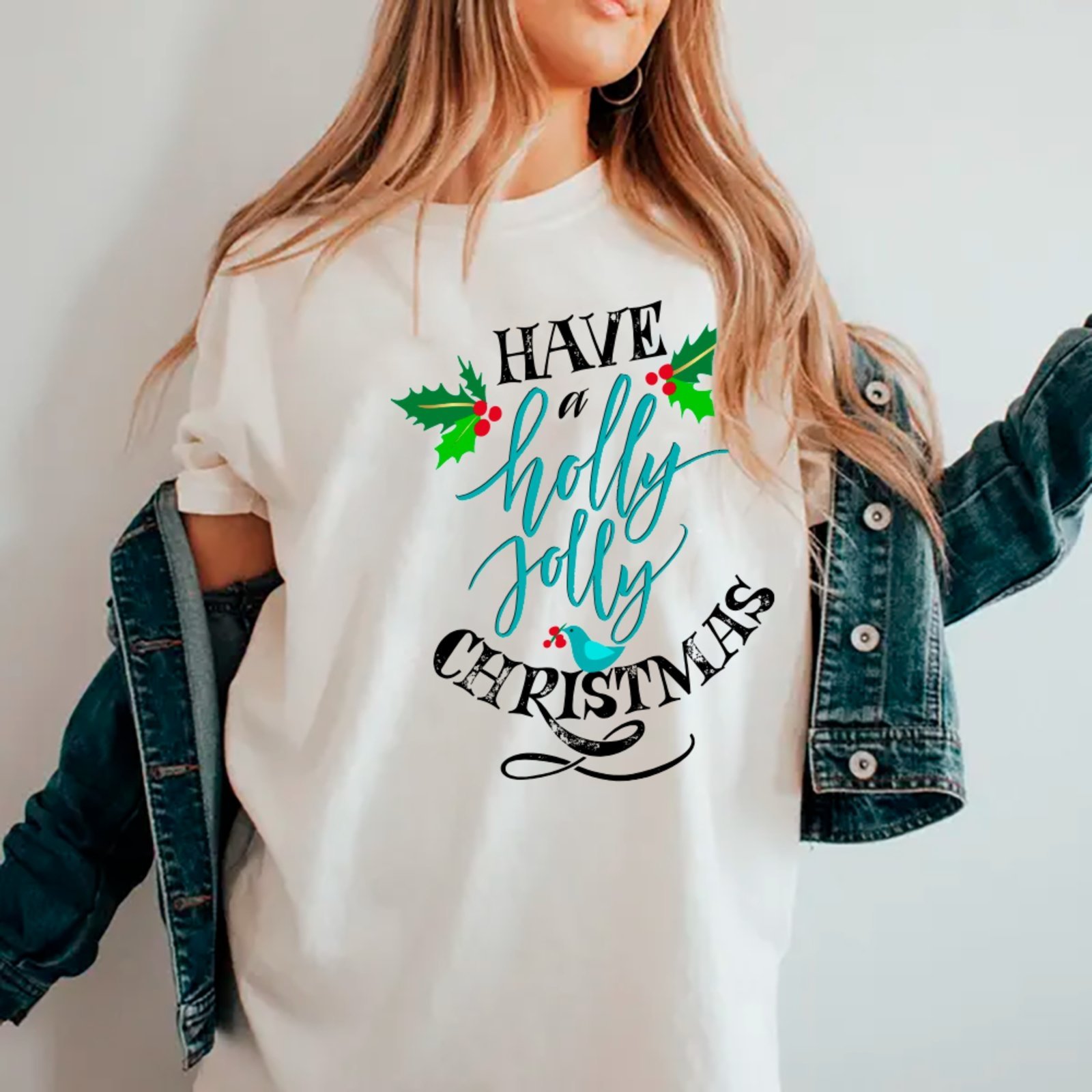Vista 2 Camiseta Ousy Oversized Estampa Natal Christmas Holly Jolly Unissex preto ousy preto