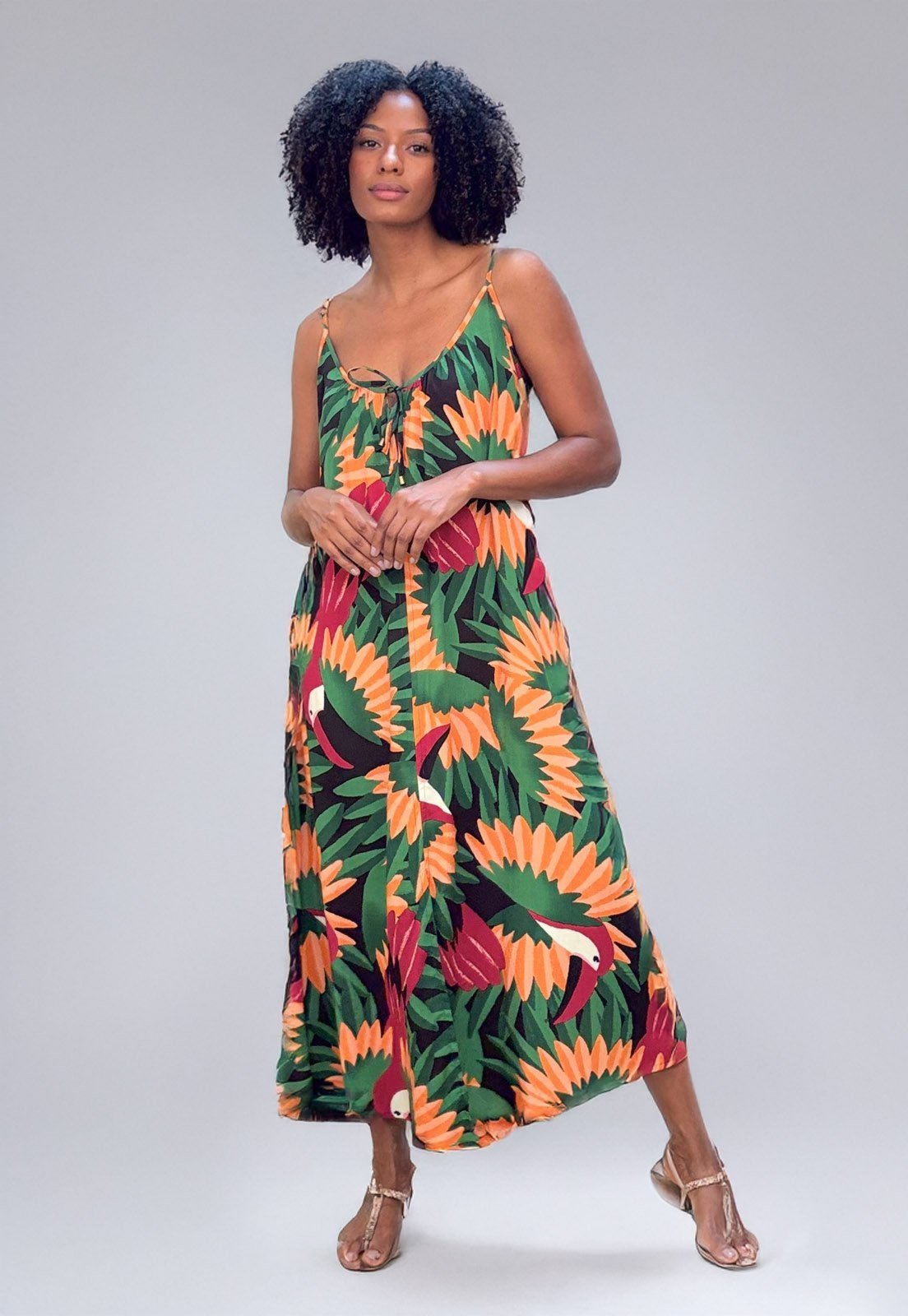 Vestido Longo Caçuá Viscose Alça Fina Estampa Festa dos Tucanos