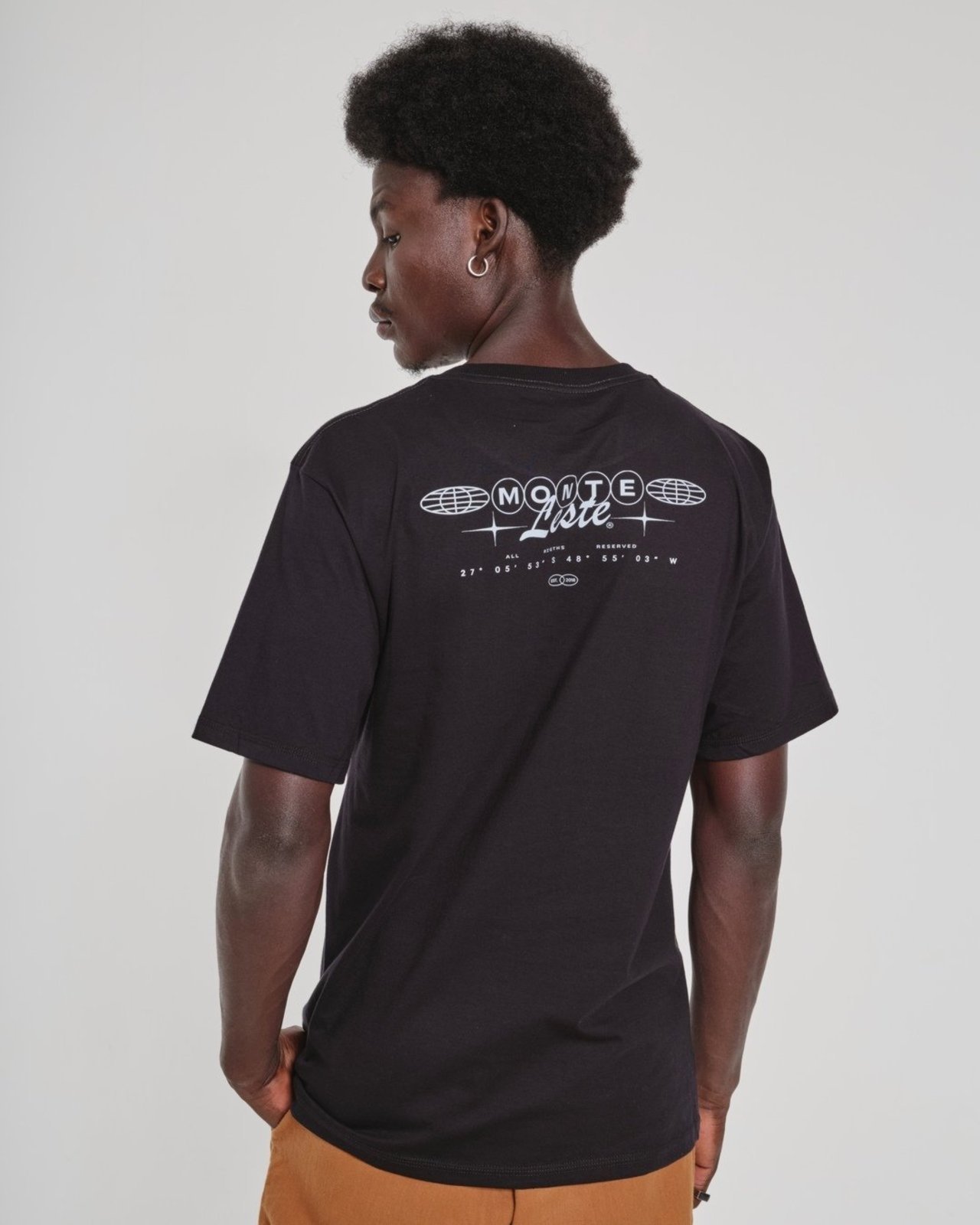 Camiseta Regular Estampada - Letter Preto
