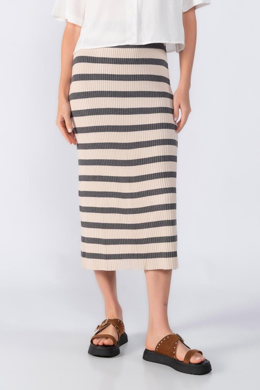 Saia midi tricot listrada Cinza