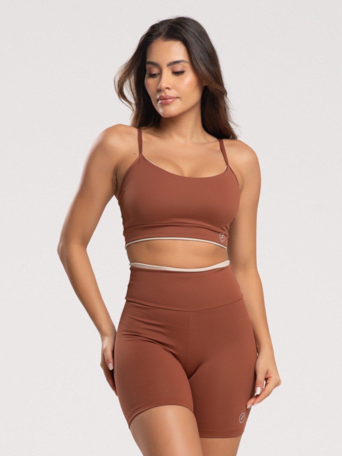 Conjunto Fit One Element Poliamida Short e Top com bojo removível Marrom