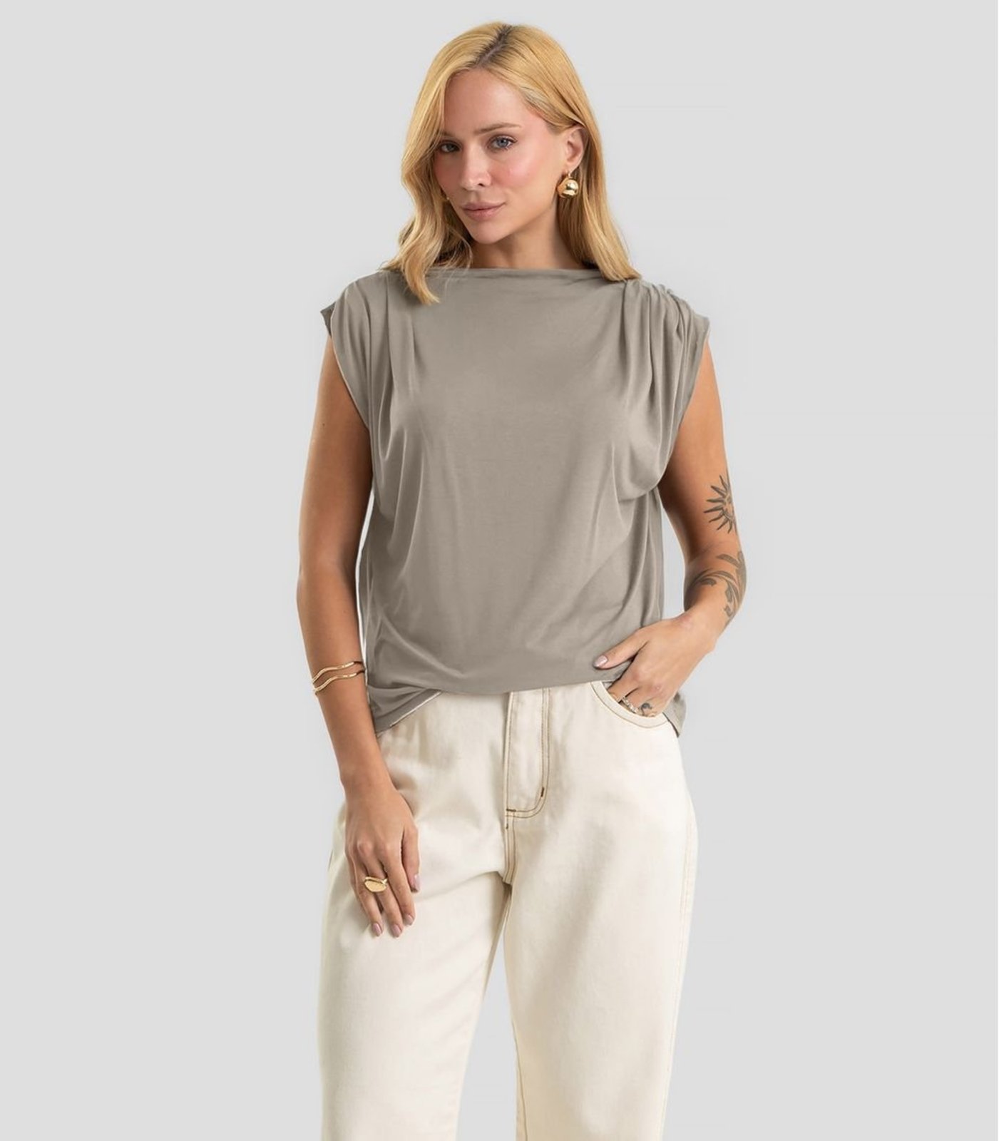 Blusa Feminina Gola Chaminé Visco Premiere Dianna Bege