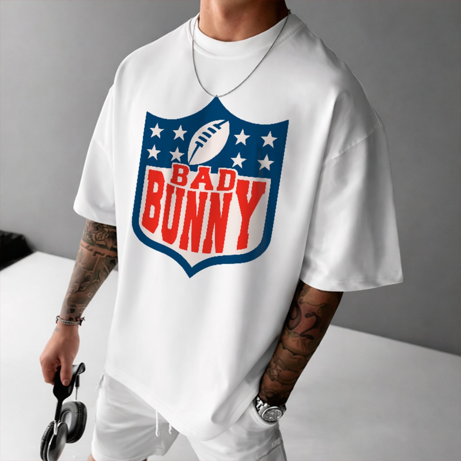 Camiseta Oversized Escudo Super Bowl Viral Bad Bunny NFL Unissex Branco