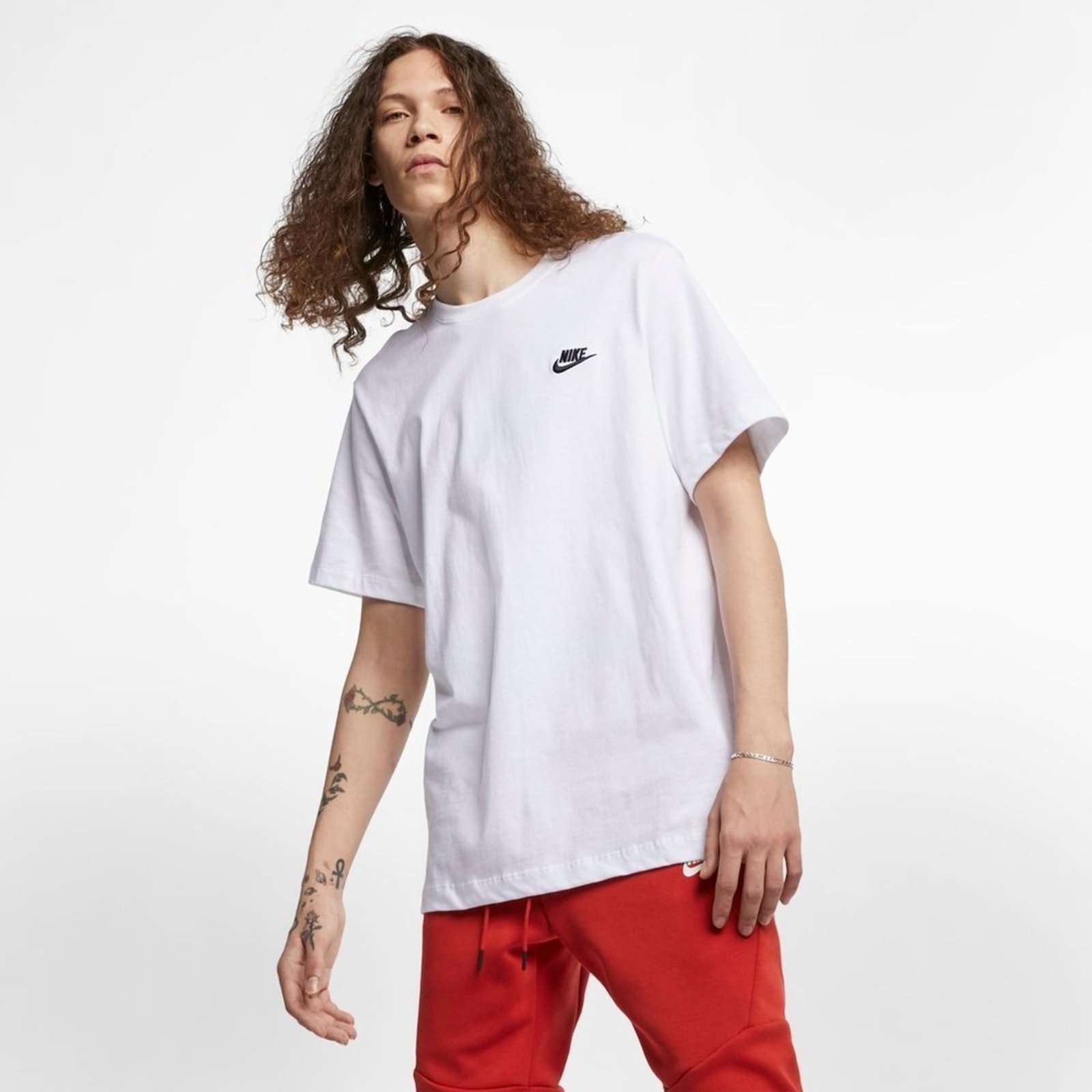 Camiseta Nike Sportswear Club Branco
