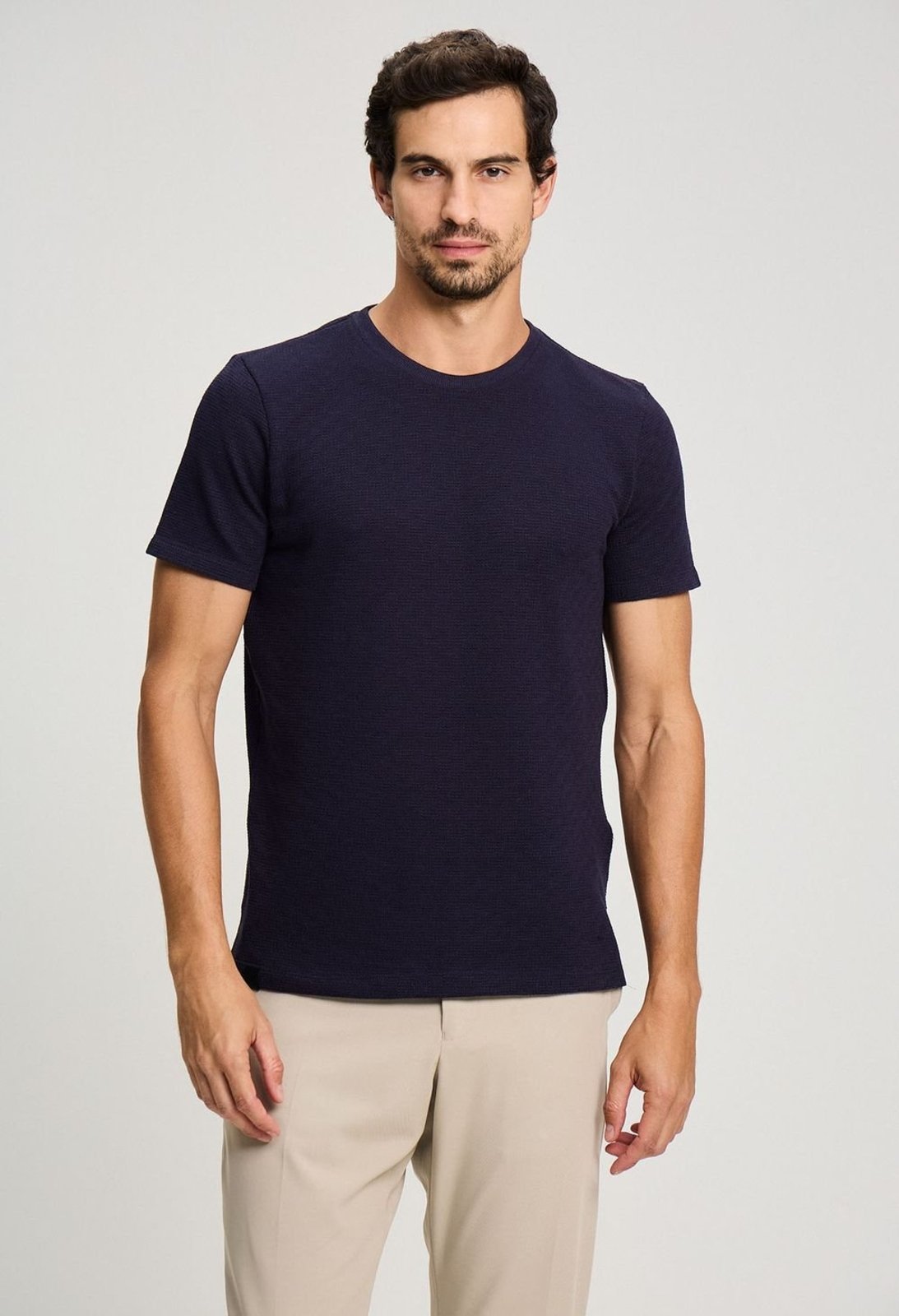 CAMISETA DOCTHOS SLIM MANGA CURTA MALHA TRICOT TEXTURIZADA CAMISETA DOCTHOS SLIM MANGA CURTA MALHA TRICOT TEXTURIZADA 029 AZUL NOITE GG