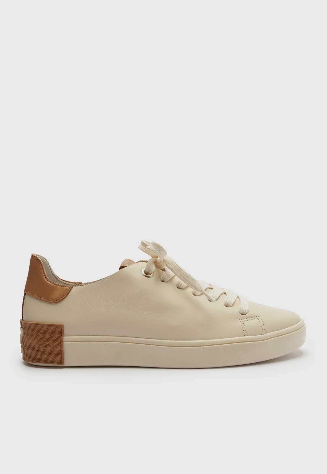 Tênis Arezzo Sola Caixa Detalhe Traseiro Caramelo Off-White