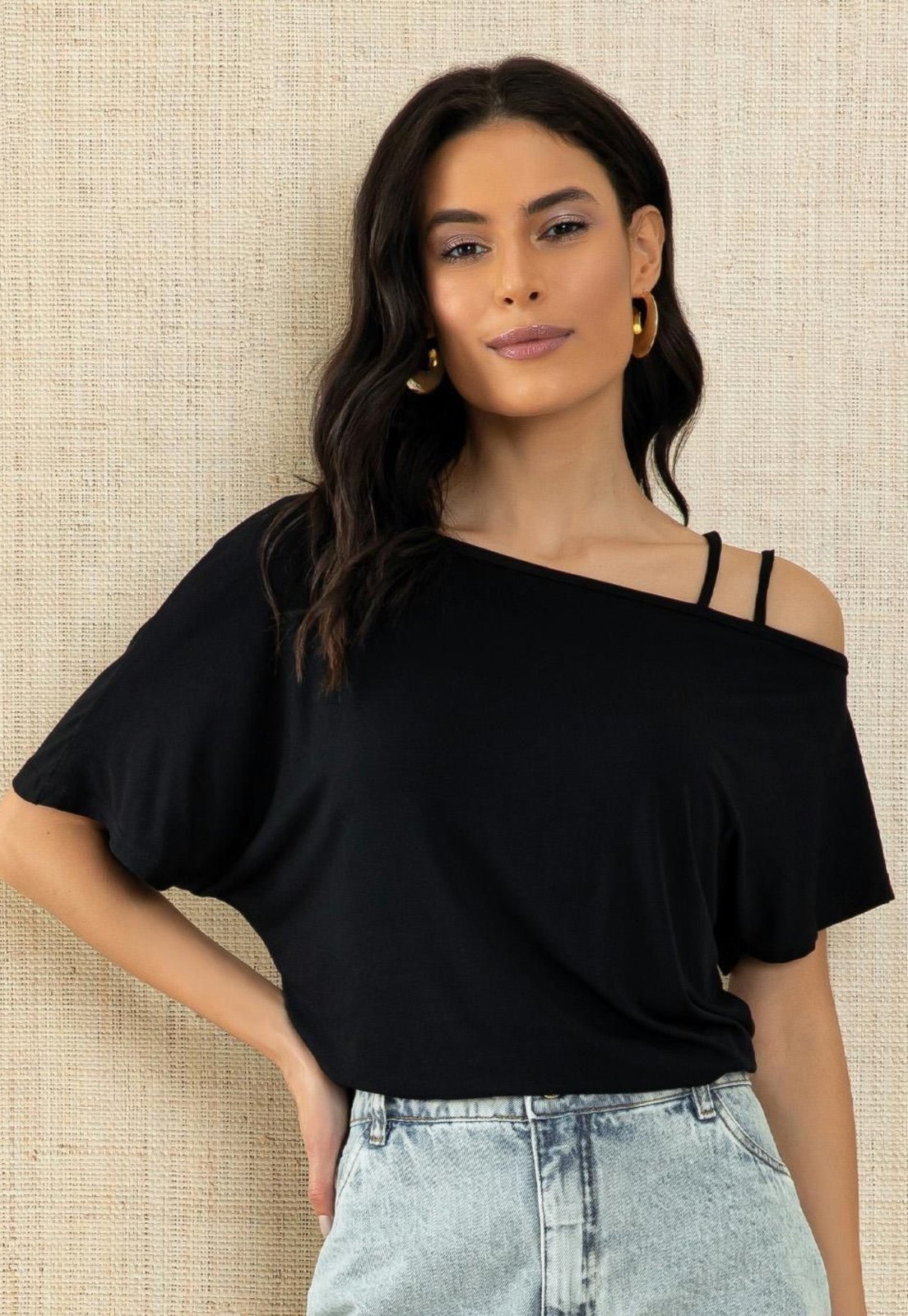 Blusa Com Tiras No Ombro Preto Quintess