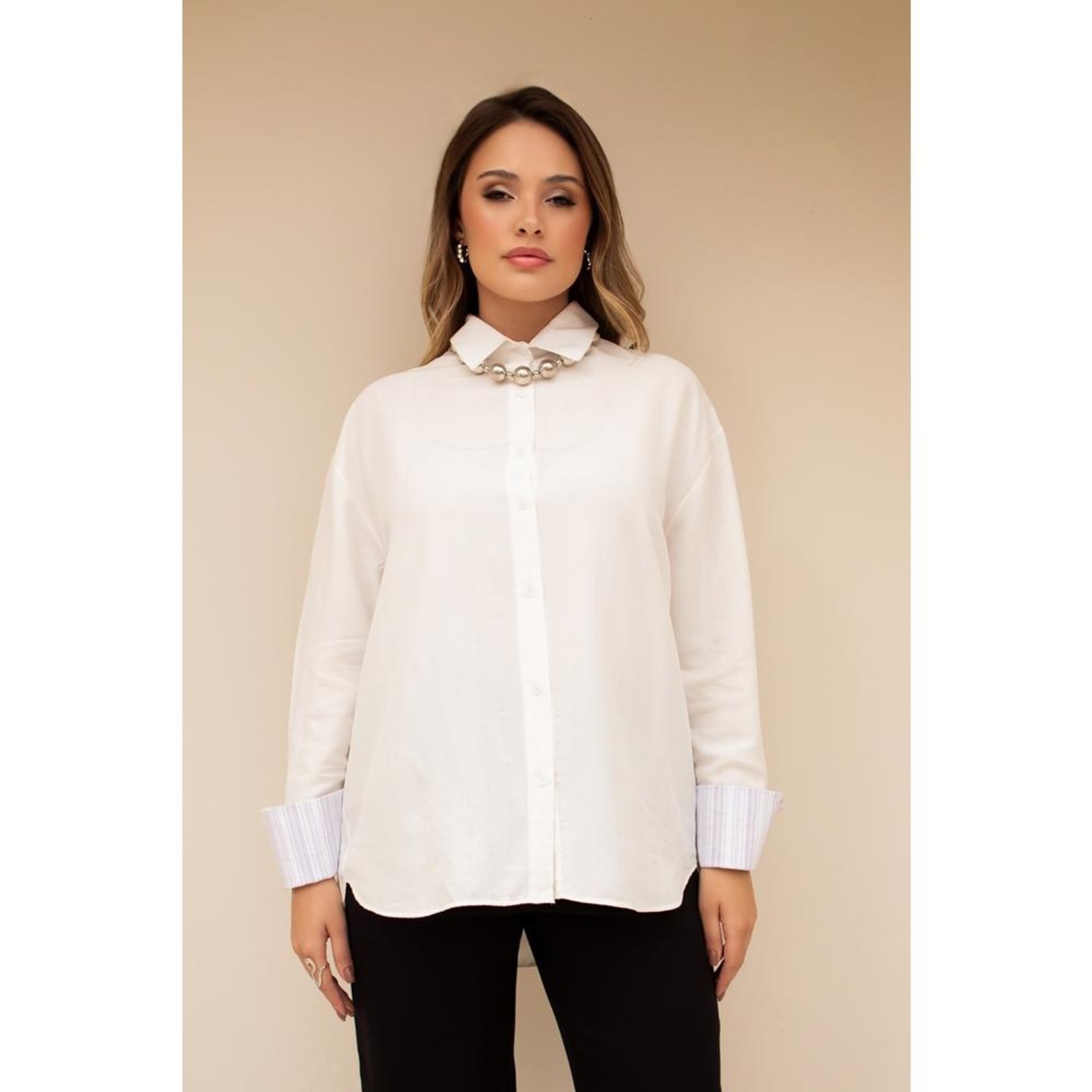 Camisa Feminina Branca Oversize De Viscose Com Leveza Macia