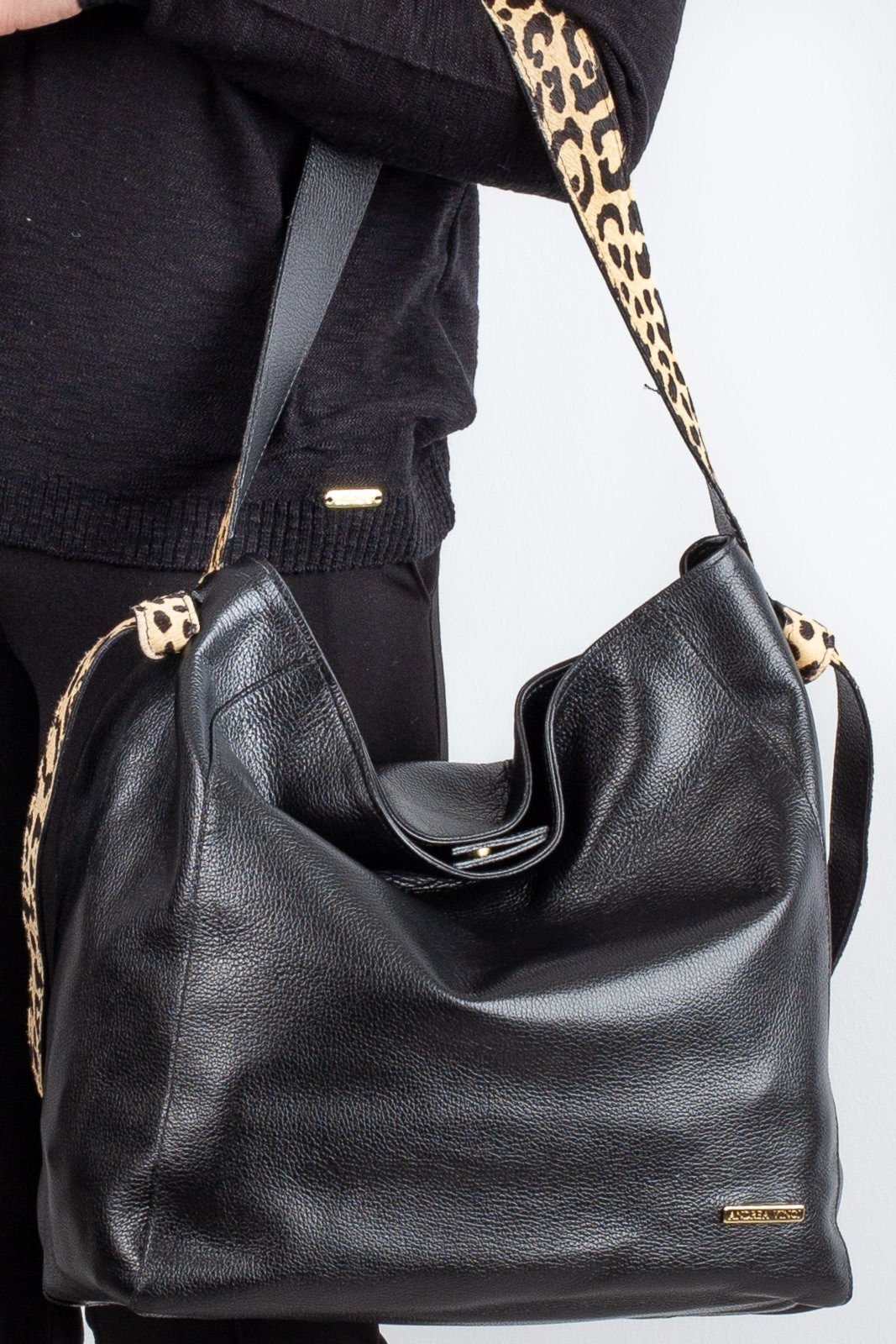 Bolsa Andrea Vinci Sacola De Ombro Em Couro Estampado Mara – Preto