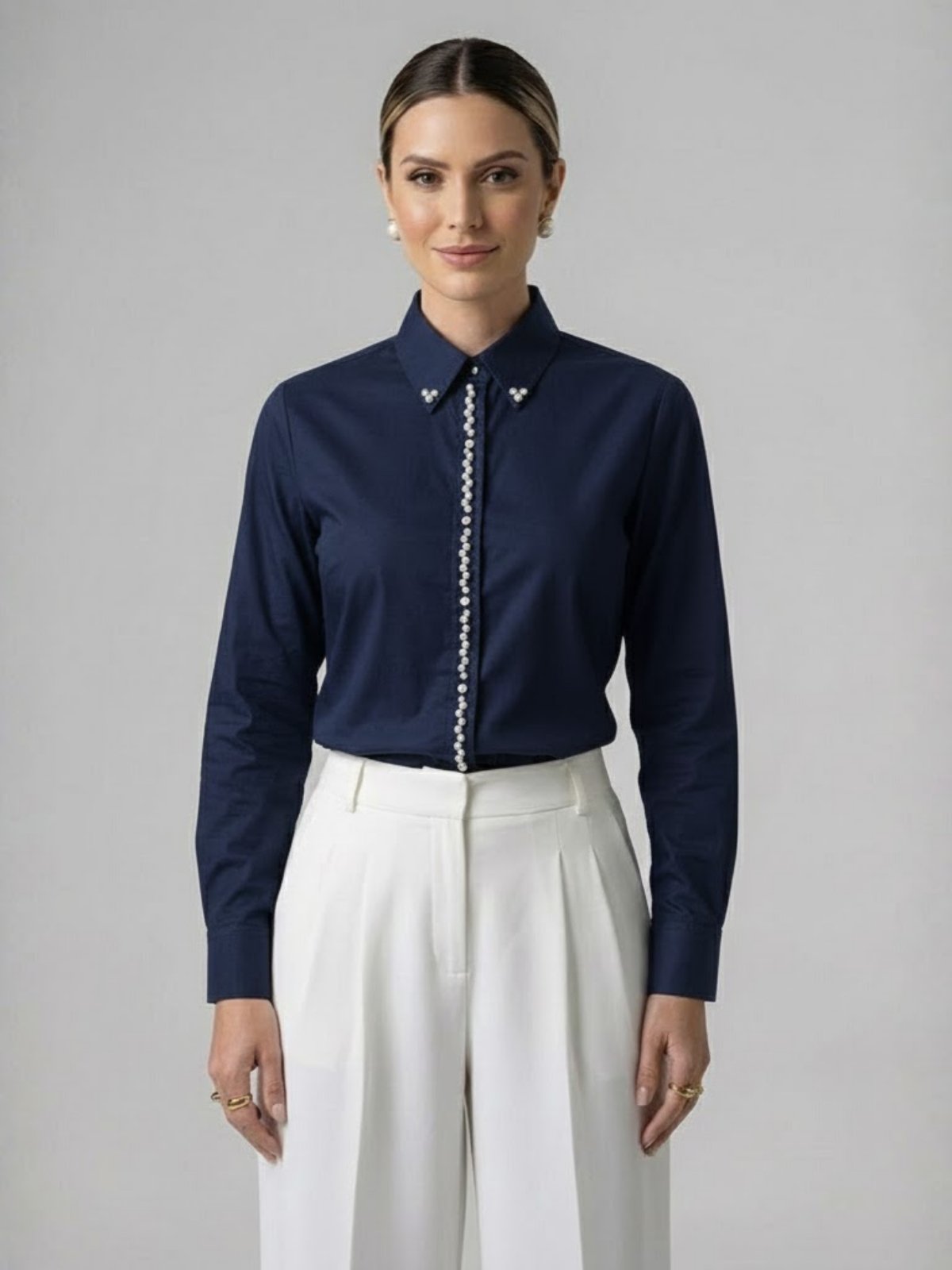 Camisa Social Feminina com Linha de Pérolas Premium Azul Marinho | Blusa de Luxo Manga Longa Aplicações de Pérolas
