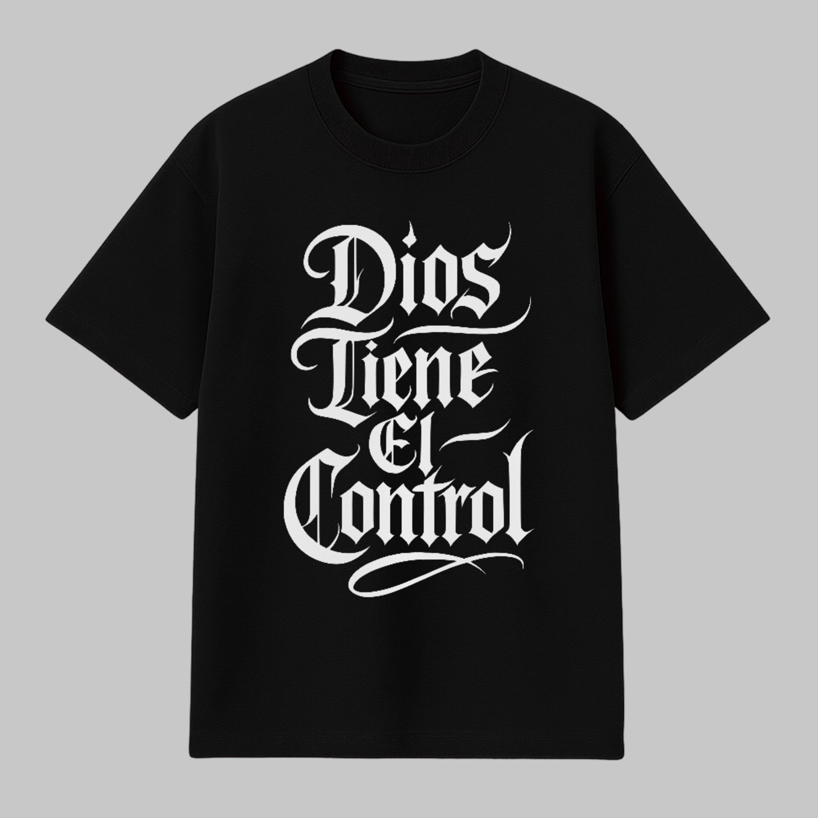 Camiseta Básica Frase Dios Tiene El Control Lettering Style Preto