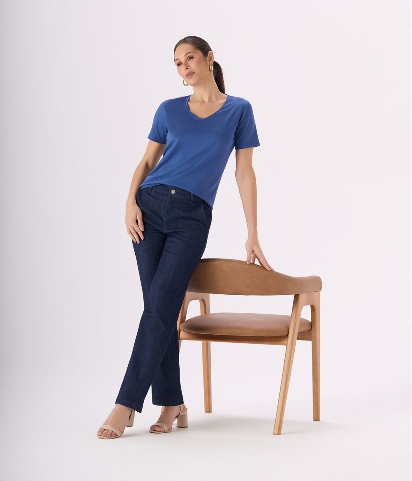 Calca Makenji Jeans Reta Com Bolsos Inclinados Feminina Azul Escuro