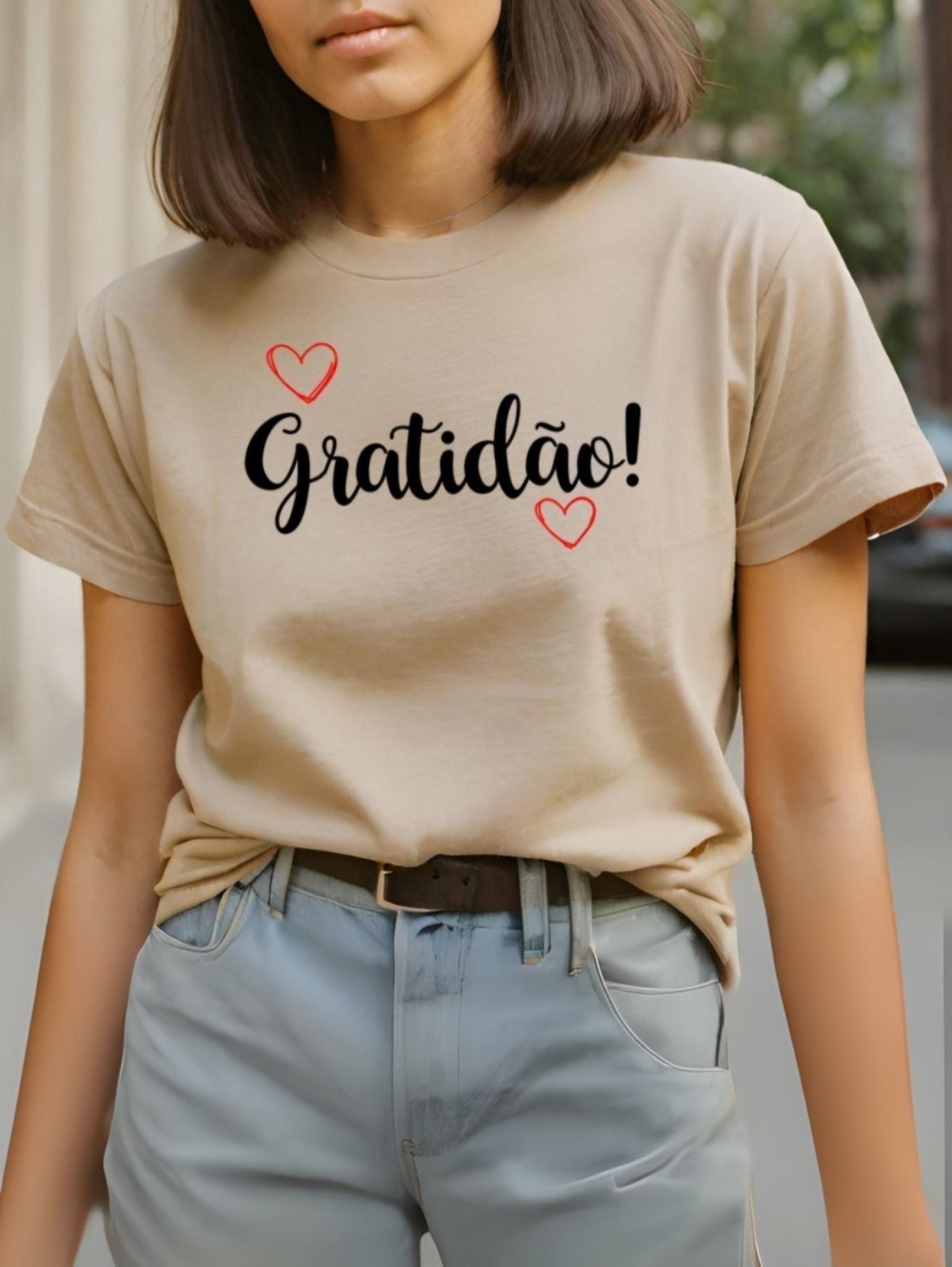 Vista 3 Camiseta Plus Size Feminina Estampada GuGi Gratidão Blusinha Camisa Moda Caqui cáqui caqui Gugi cáqui caqui