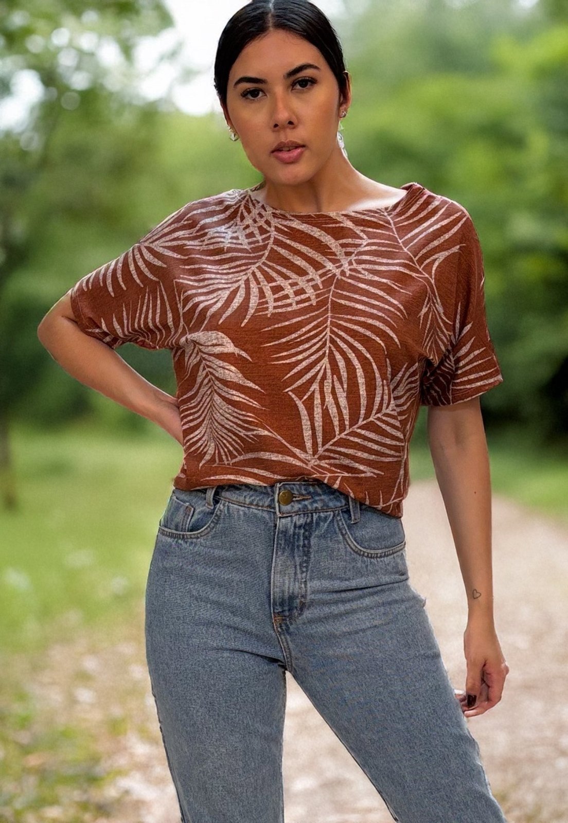 Blusa Básica Morcego Malha Gola Canoa Manga Curta Palmas Terra