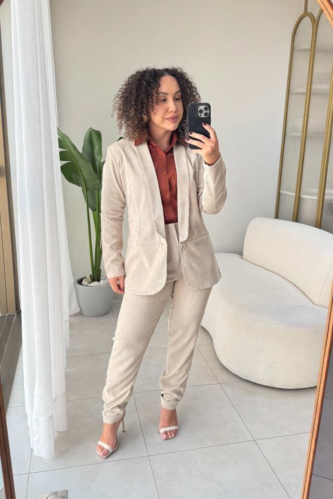 Calça Vanibele Veludo Nude