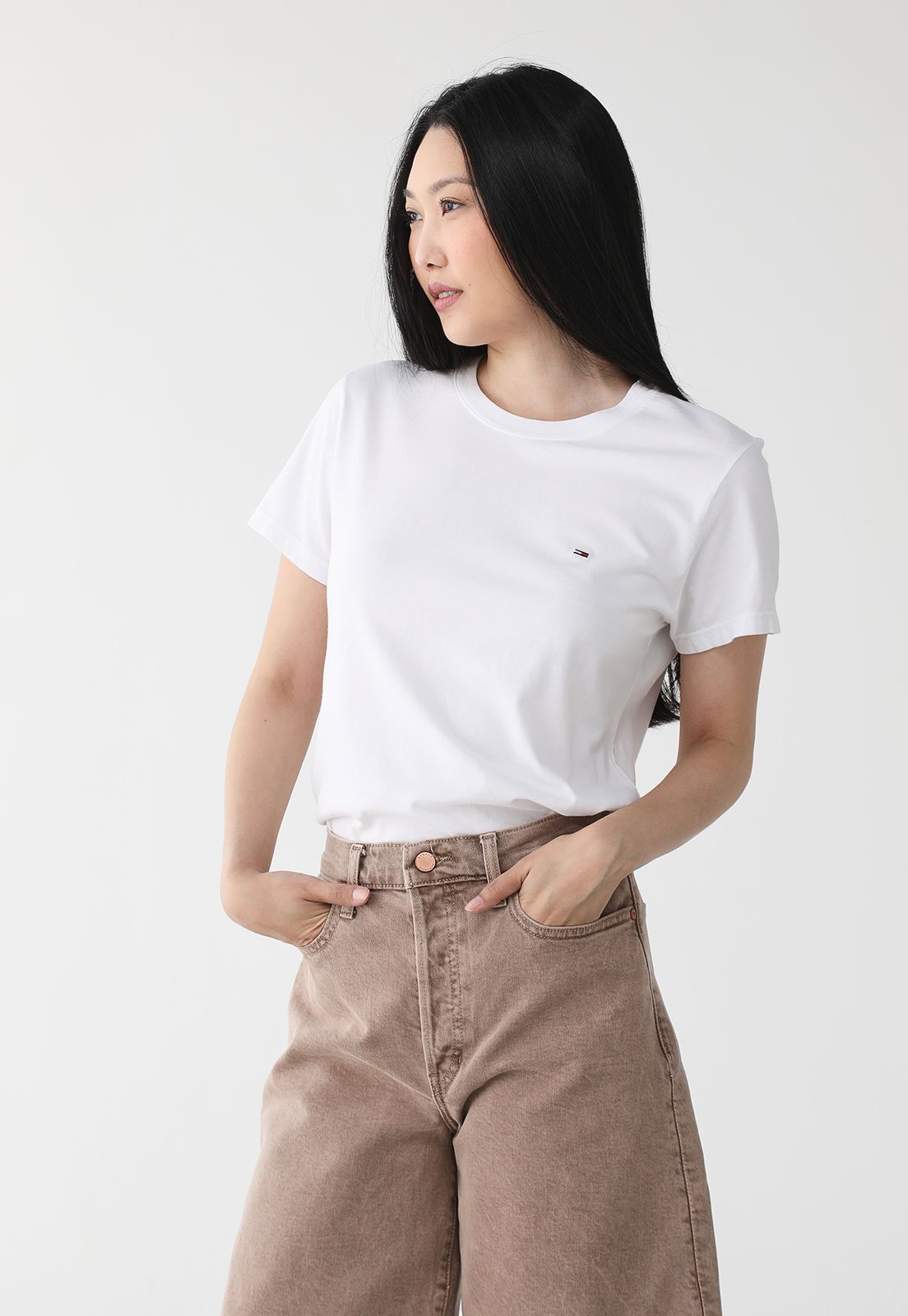 Vista 2 Camiseta Tommy Jeans Reta Logo Branca branco Tommy Jeans branco