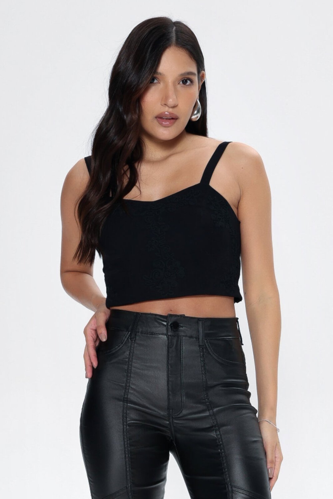CROPPED COM BORDADO PRETO Gatabakana
