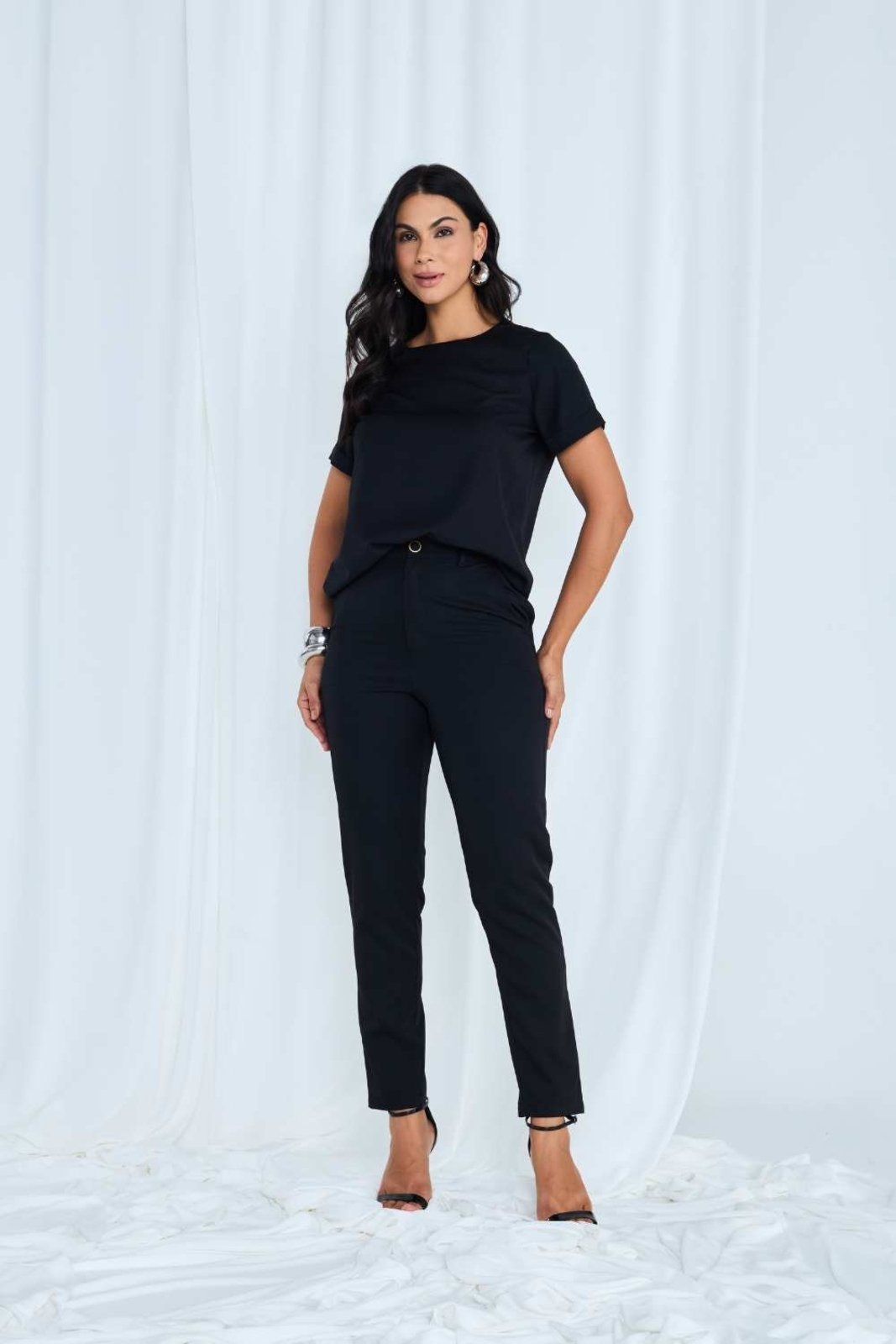 Blusa Vanibele Manga Curta Preto