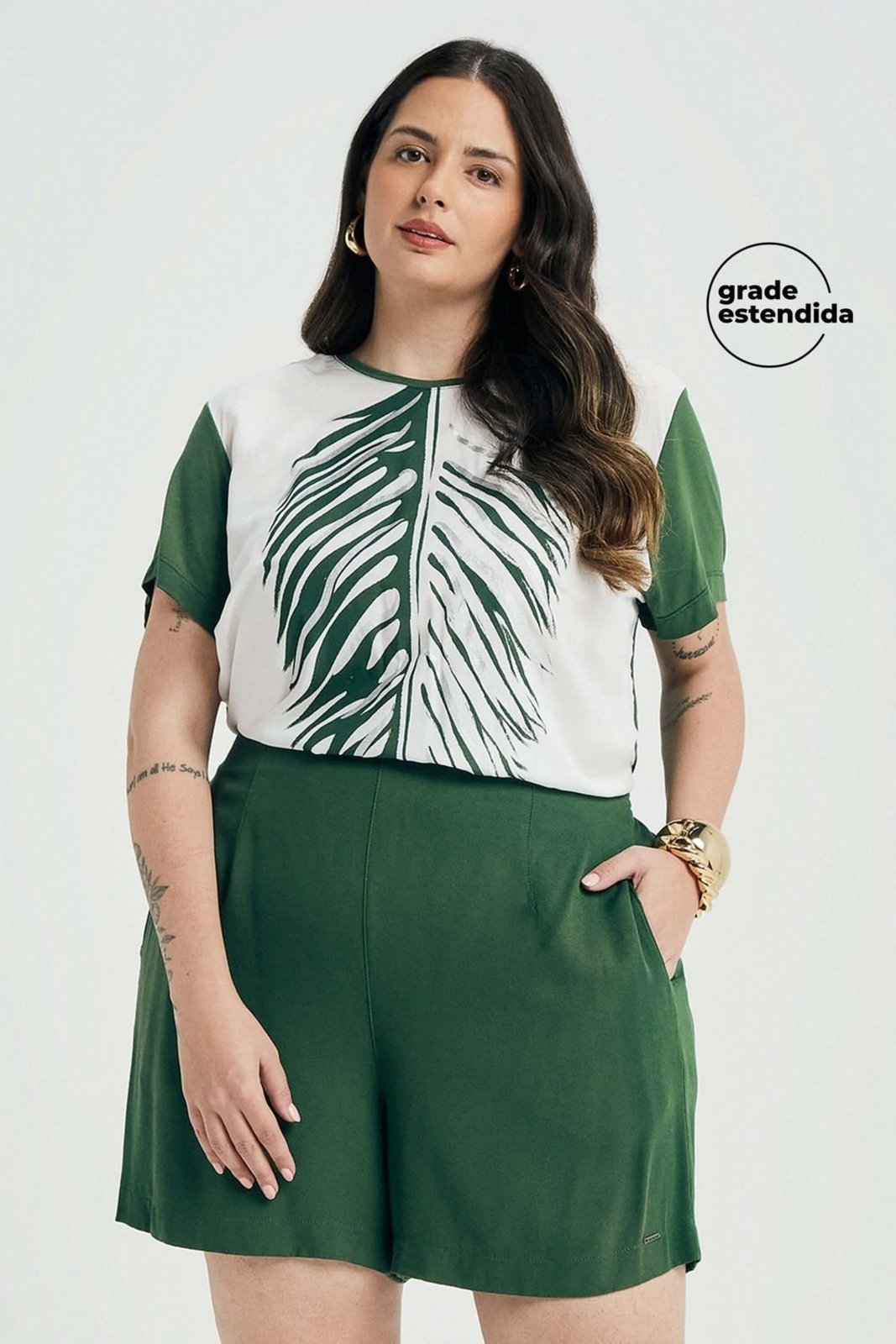 Short Feminino Alfaiataria Creponado Marialícia Verde