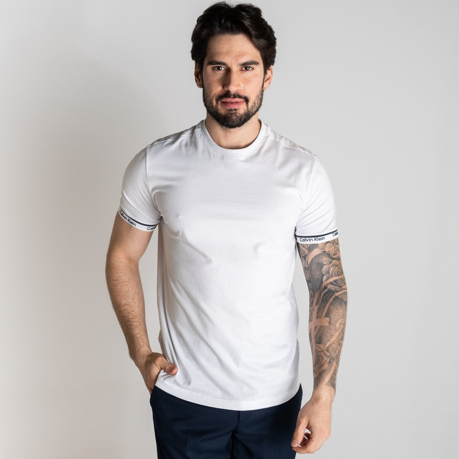 Camiseta Calvin Klein Logo Muscle Branca