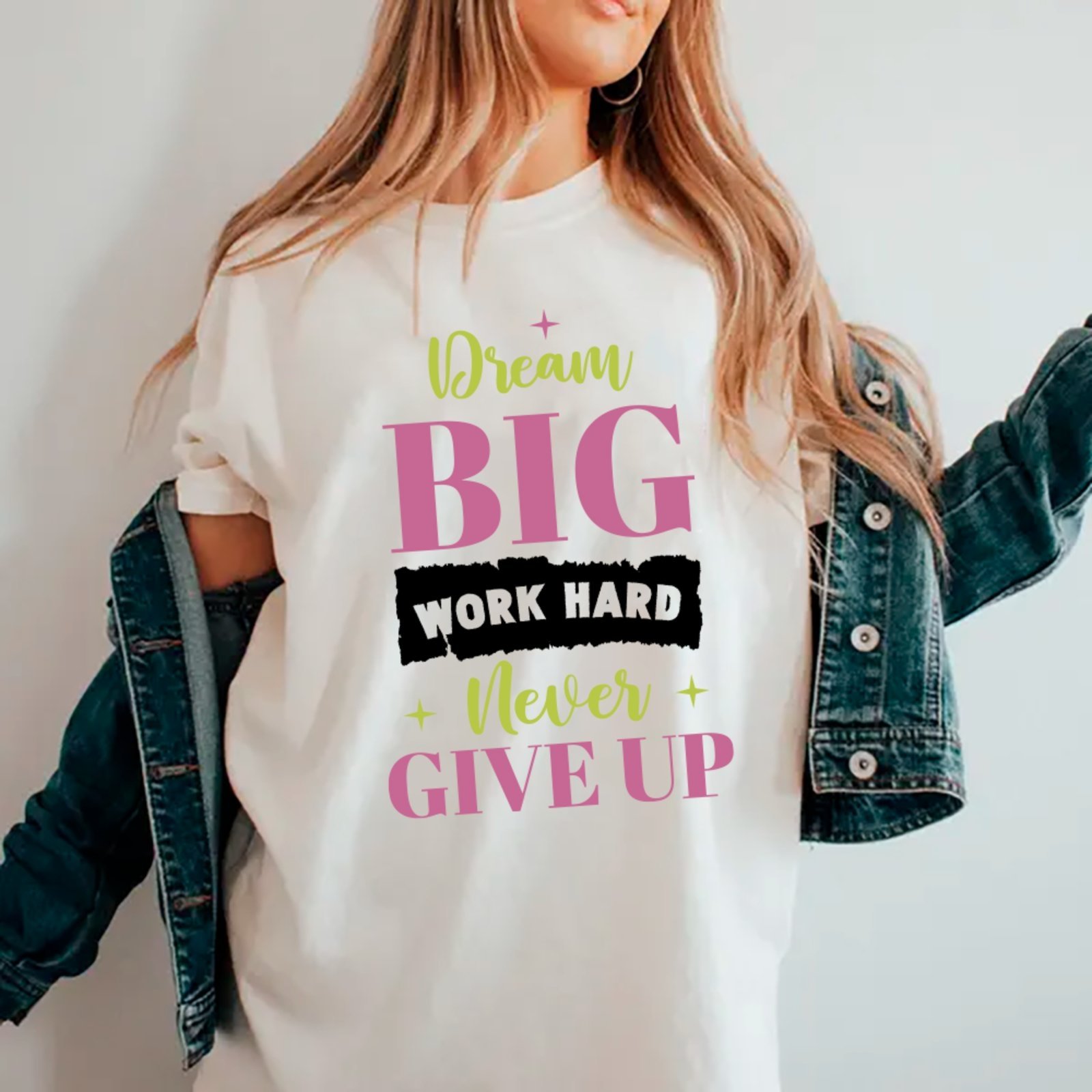 Camiseta OusyDream Big Work Hard Never Give Up Oversized Unissex Branco
