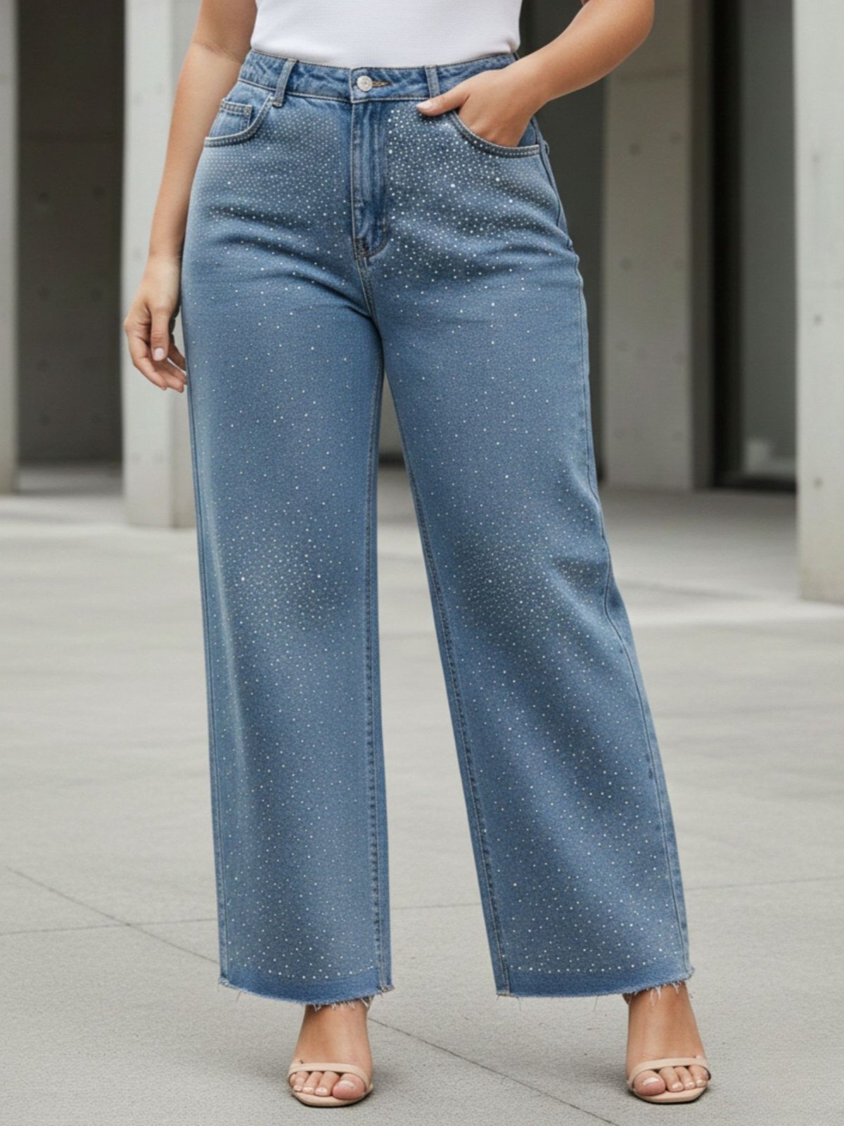 Vista 3 Calça Jeans Feminina Plus Size Reta Brilhos Cintura Alta Bolsos Claro Barra a Fio azul/jeans azul azul/jeans azul
