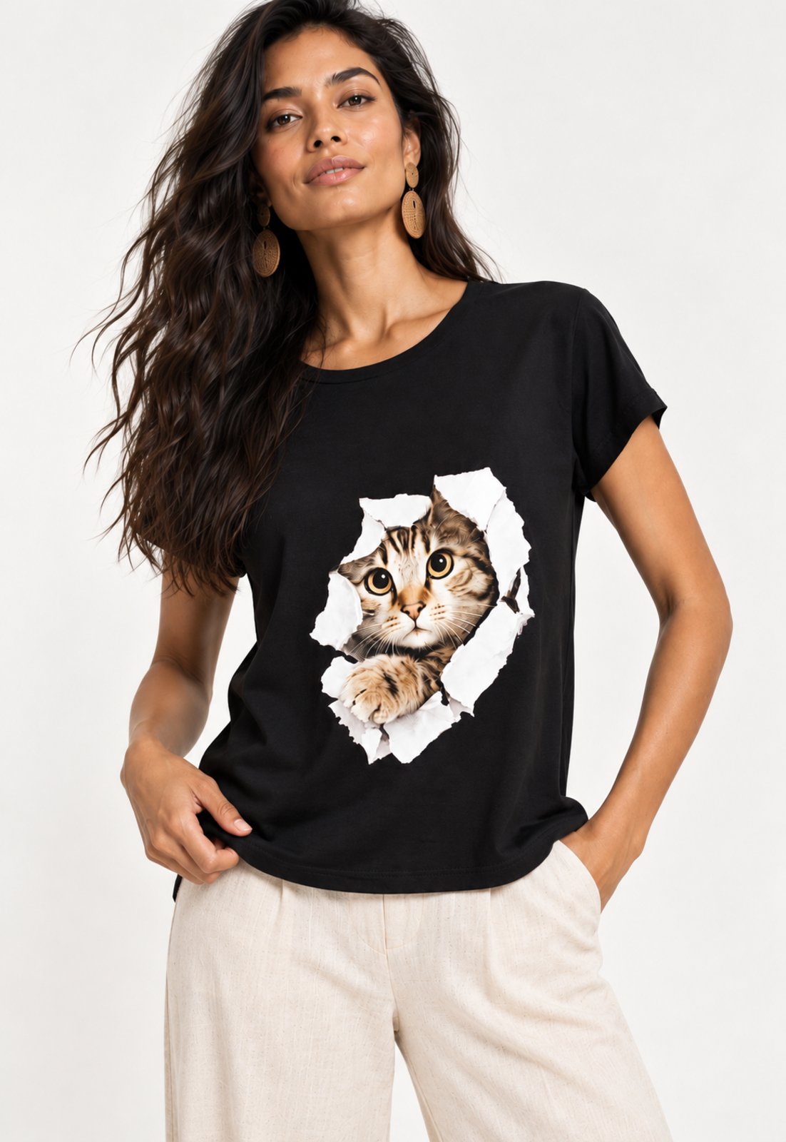 Blusa Amazonia Vital Aruá Malha Preta Estampa Olhar de Bichano