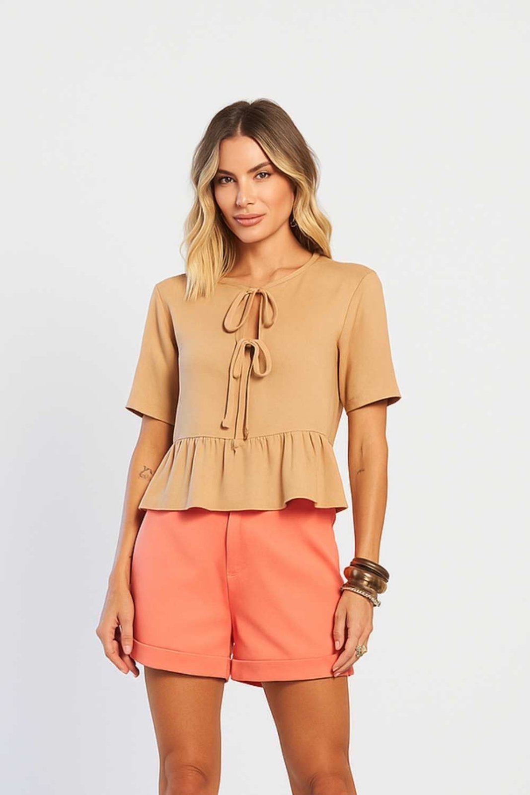 Blusa Vanibele Manga Curta Camelo