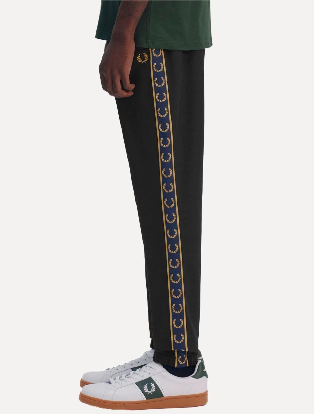 Vista 3 Calça Fred Perry Masculina Contrast Tape Track azul marinho Fred Perry azul marinho